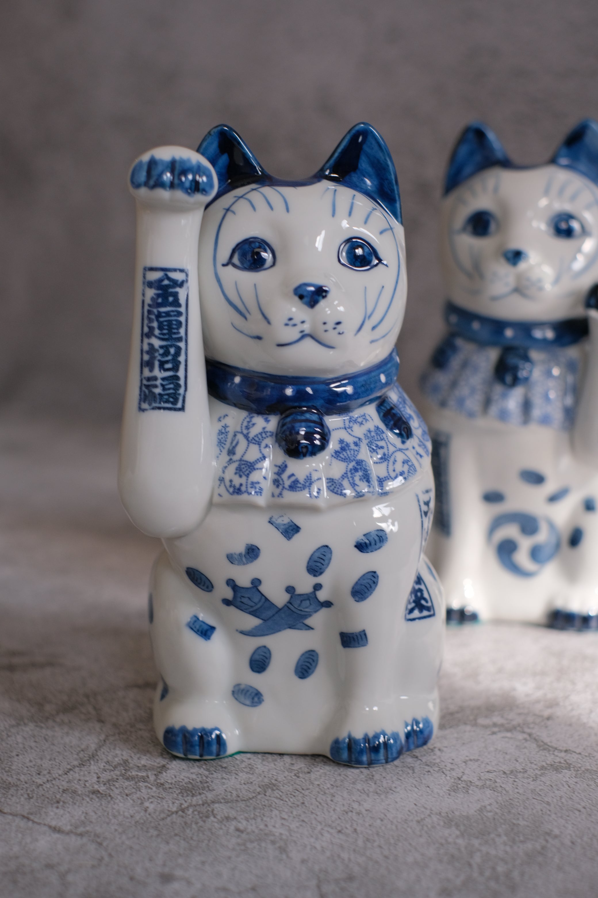Setoyaki Indigo White Porcelain Maneki Neko Beckoning Cat