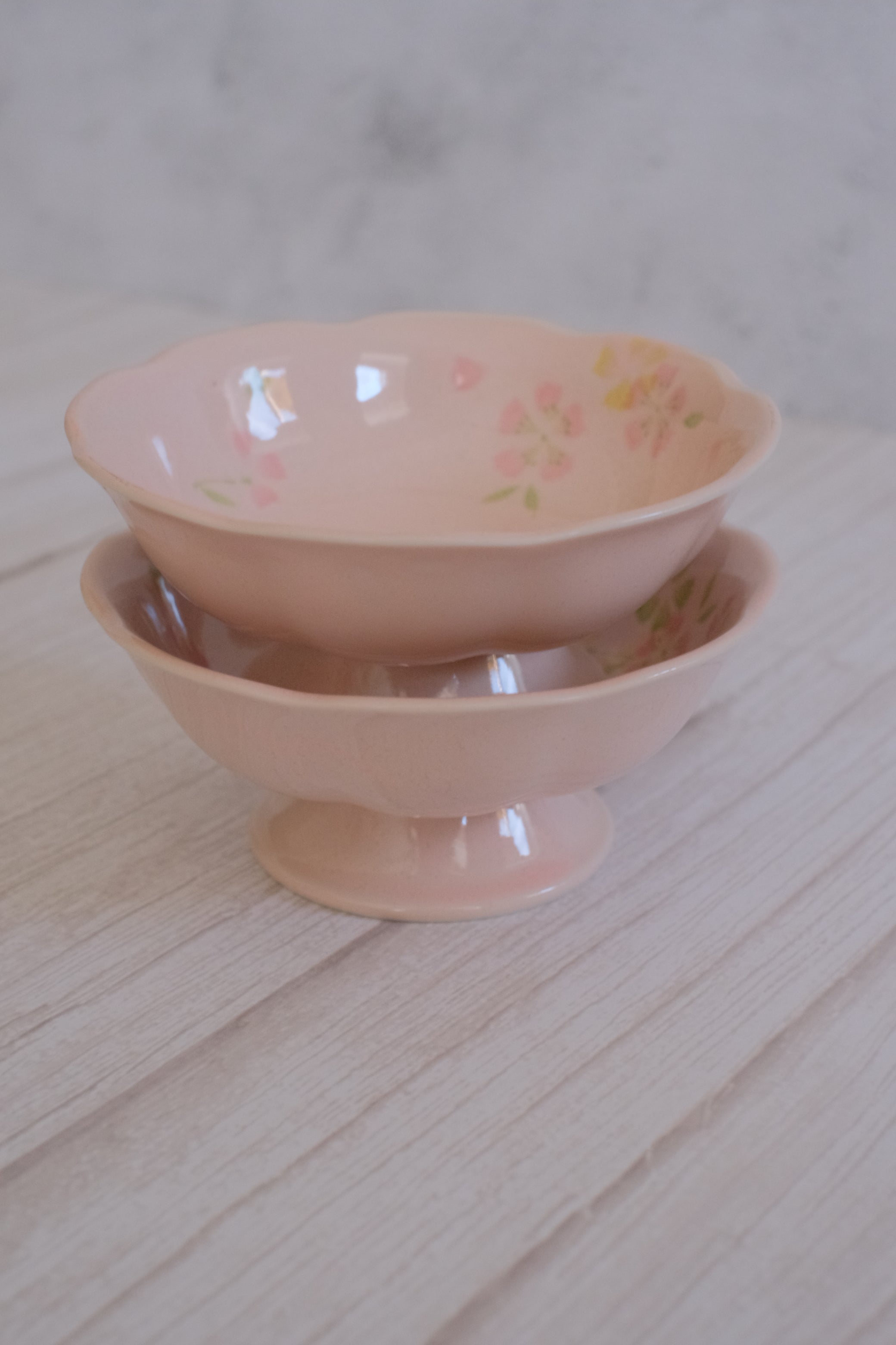 Nadeshiko Floral Edge Pink Elevated Dessert Bowl