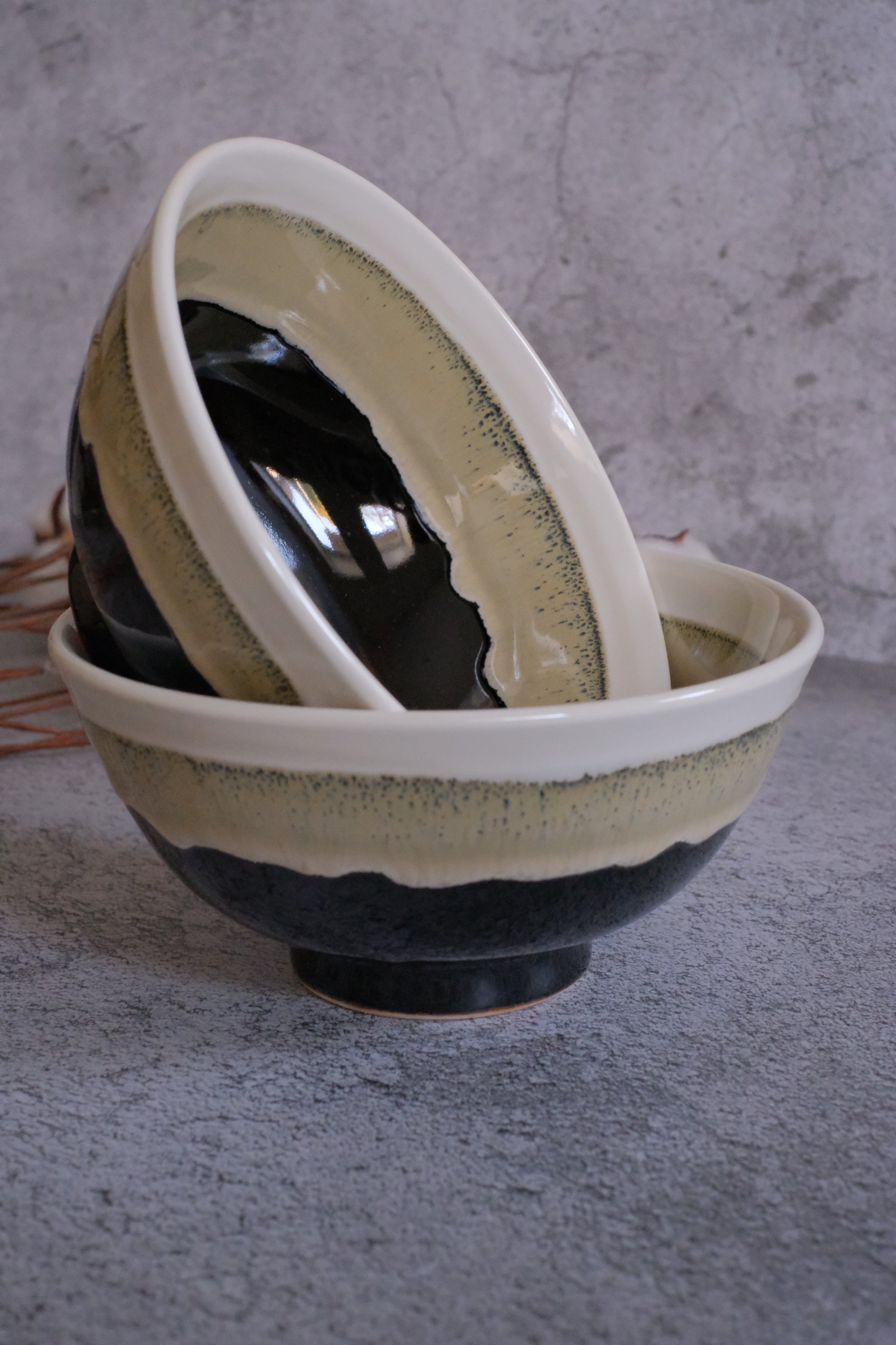 Black & Cream Minoyaki Drip Glaze Oversize Ramen Bowl