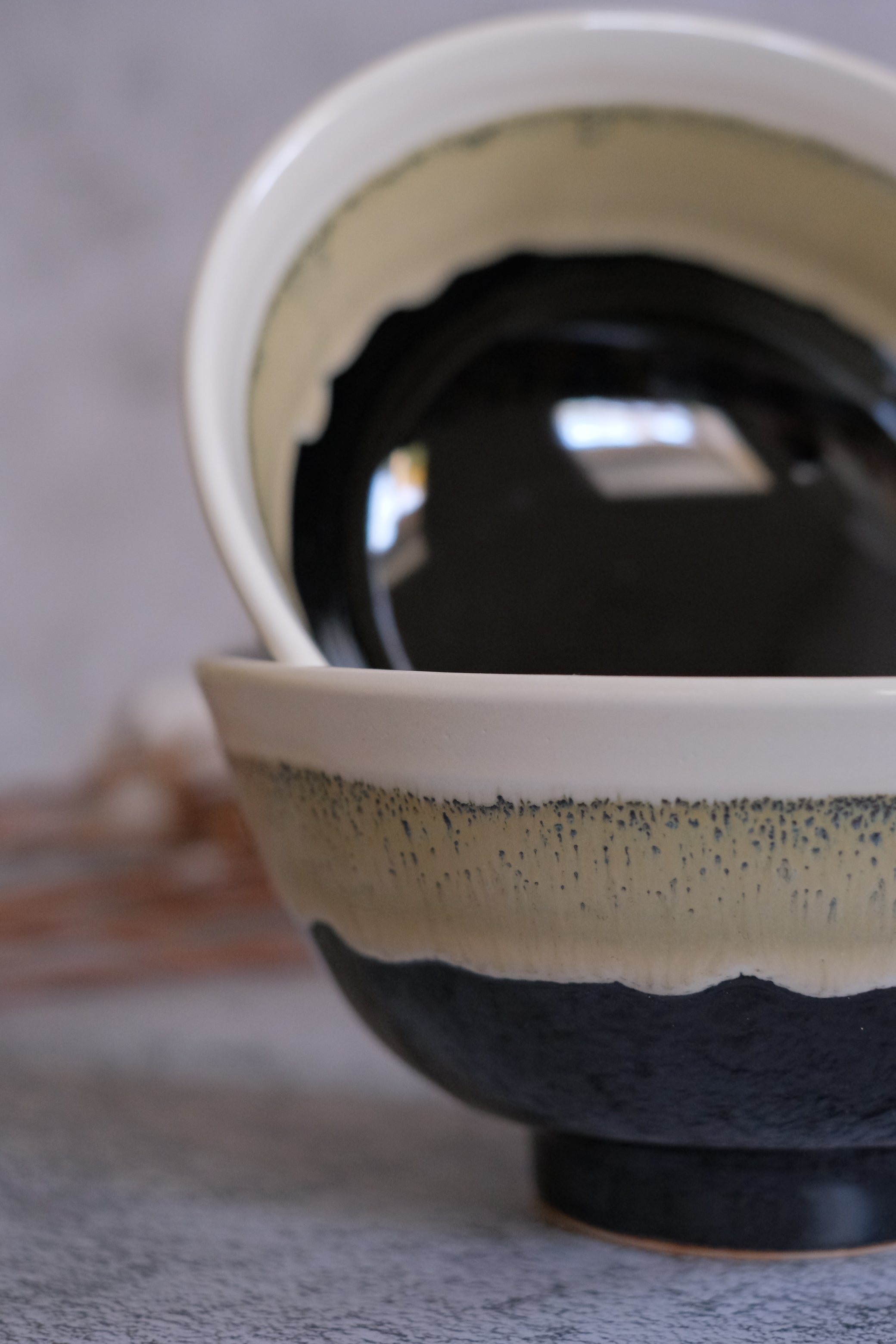 Black & Cream Minoyaki Drip Glaze Oversize Ramen Bowl