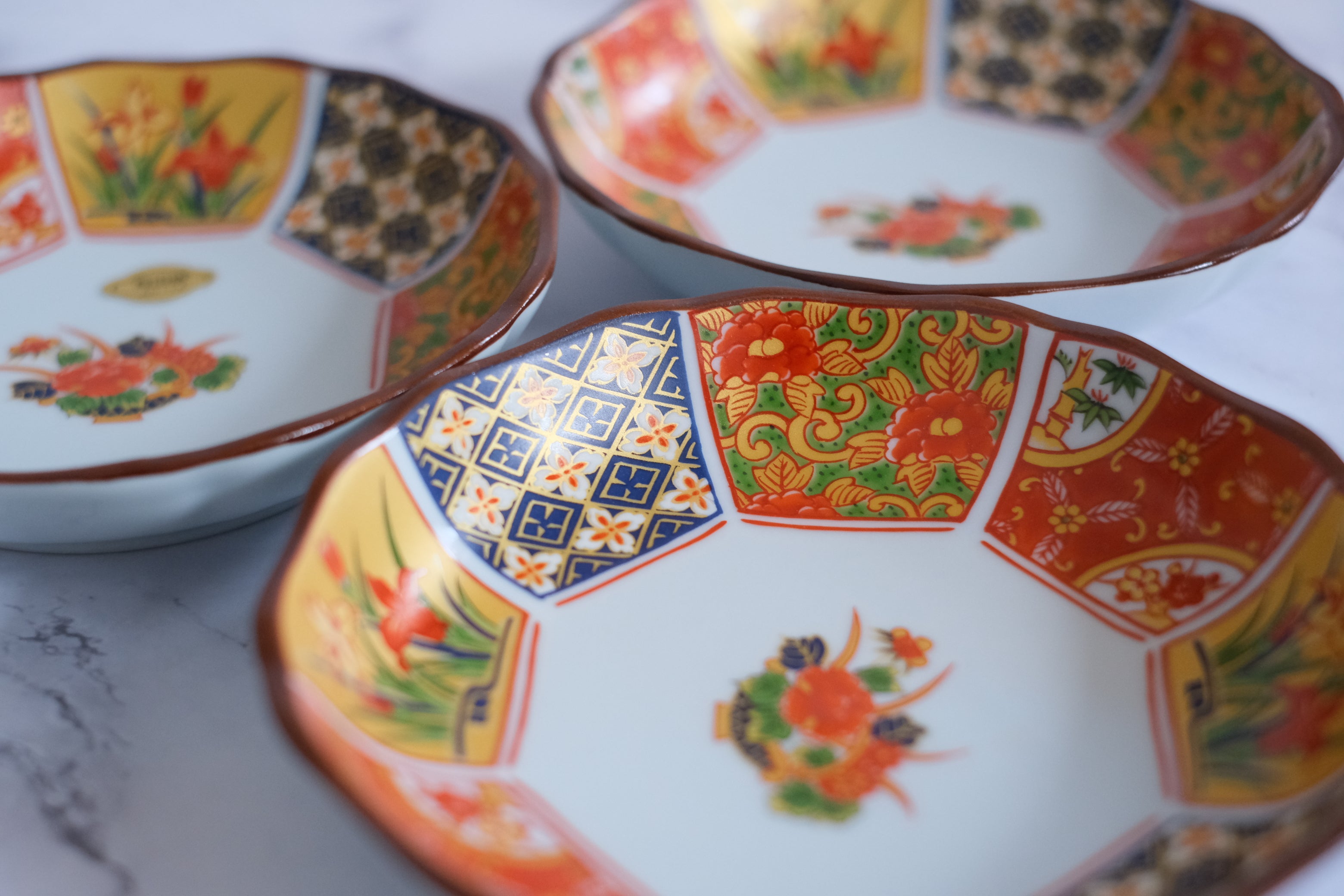 Koimari Kinsai Gold Aritayaki Porcelain Dish Set
