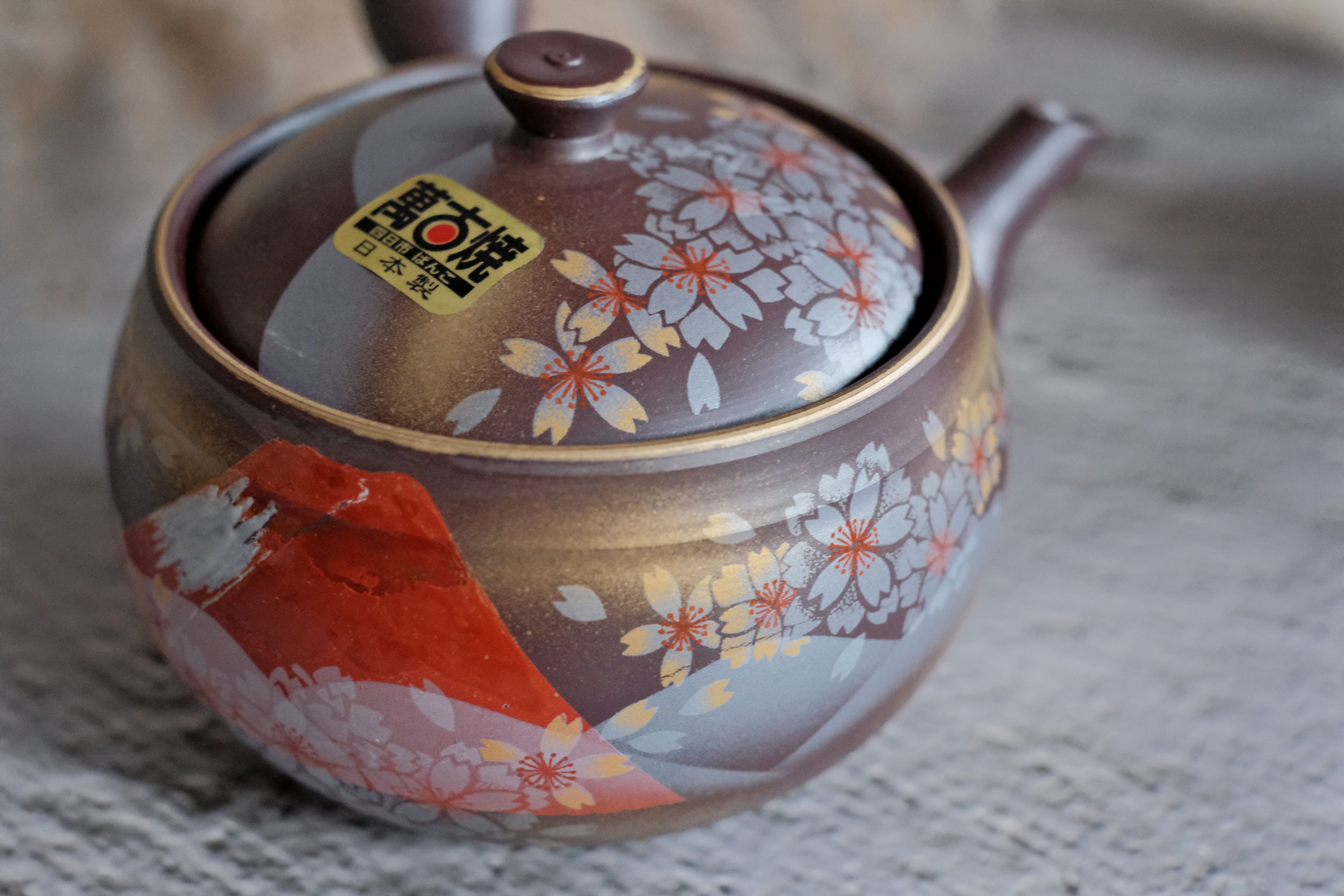 Red Fuji Yoshino Sakura Bankoyaki Teapot