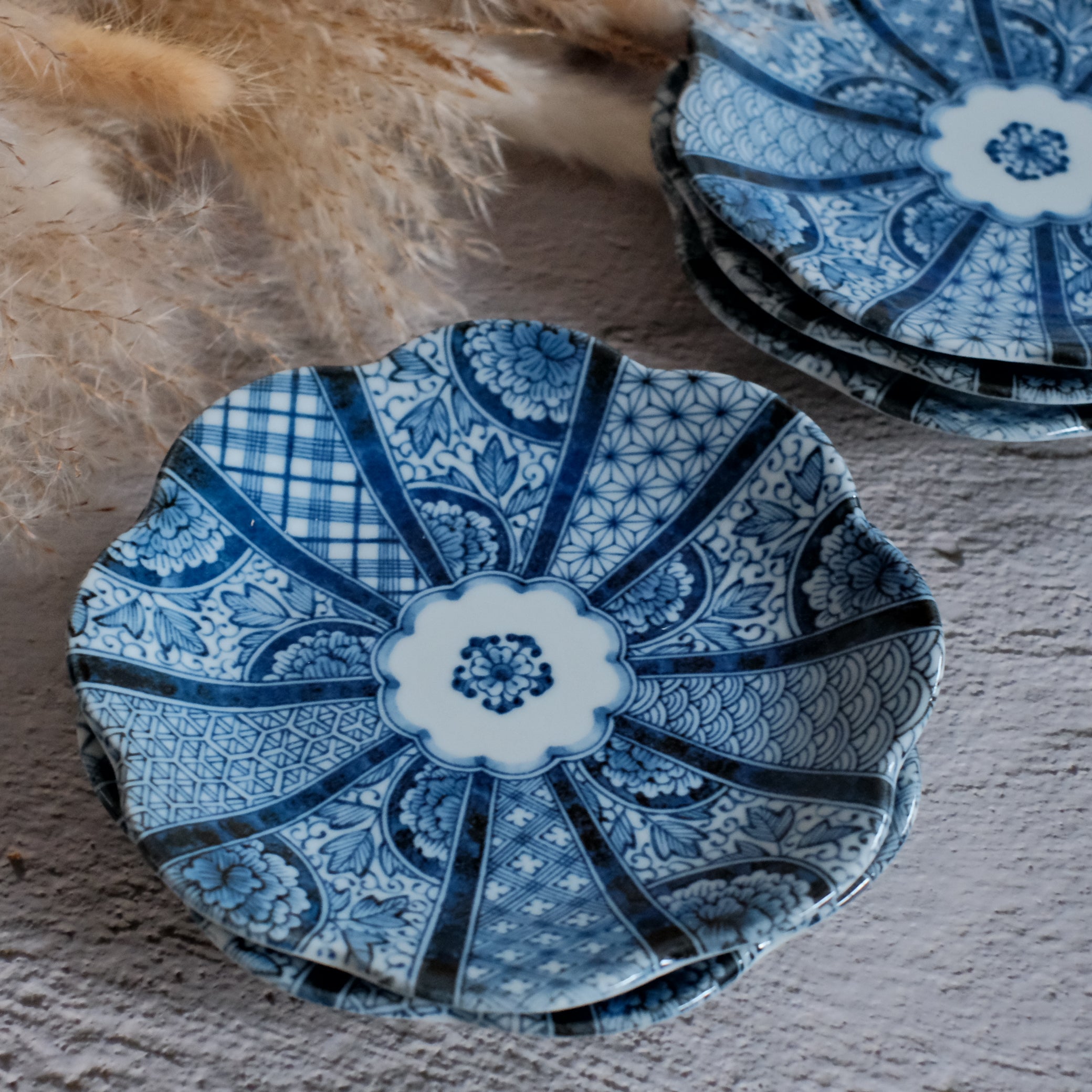 Minoyaki Flower Indigo Dyed Rotana Plate Set