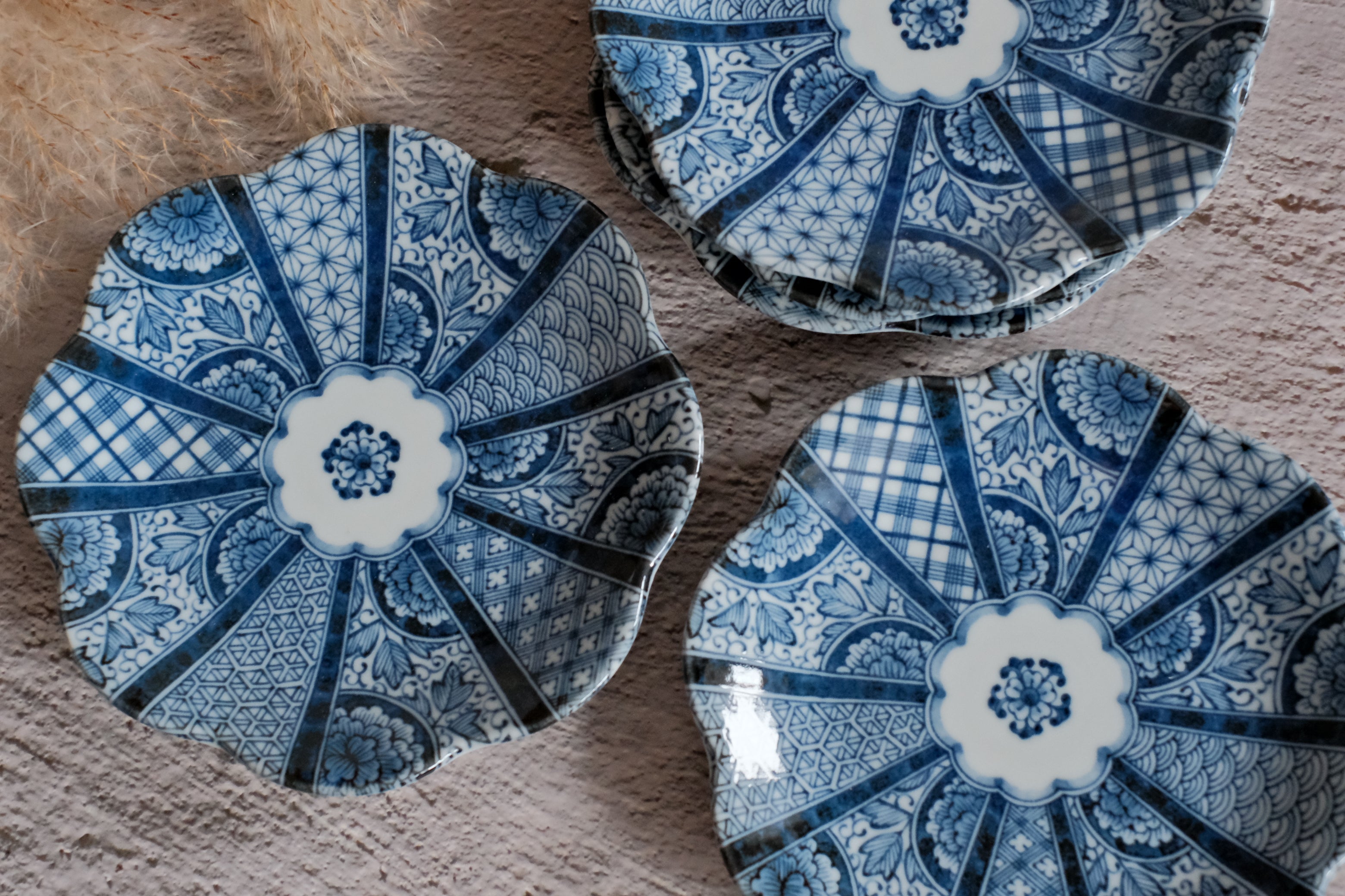 Minoyaki Flower Indigo Dyed Rotana Plate Set