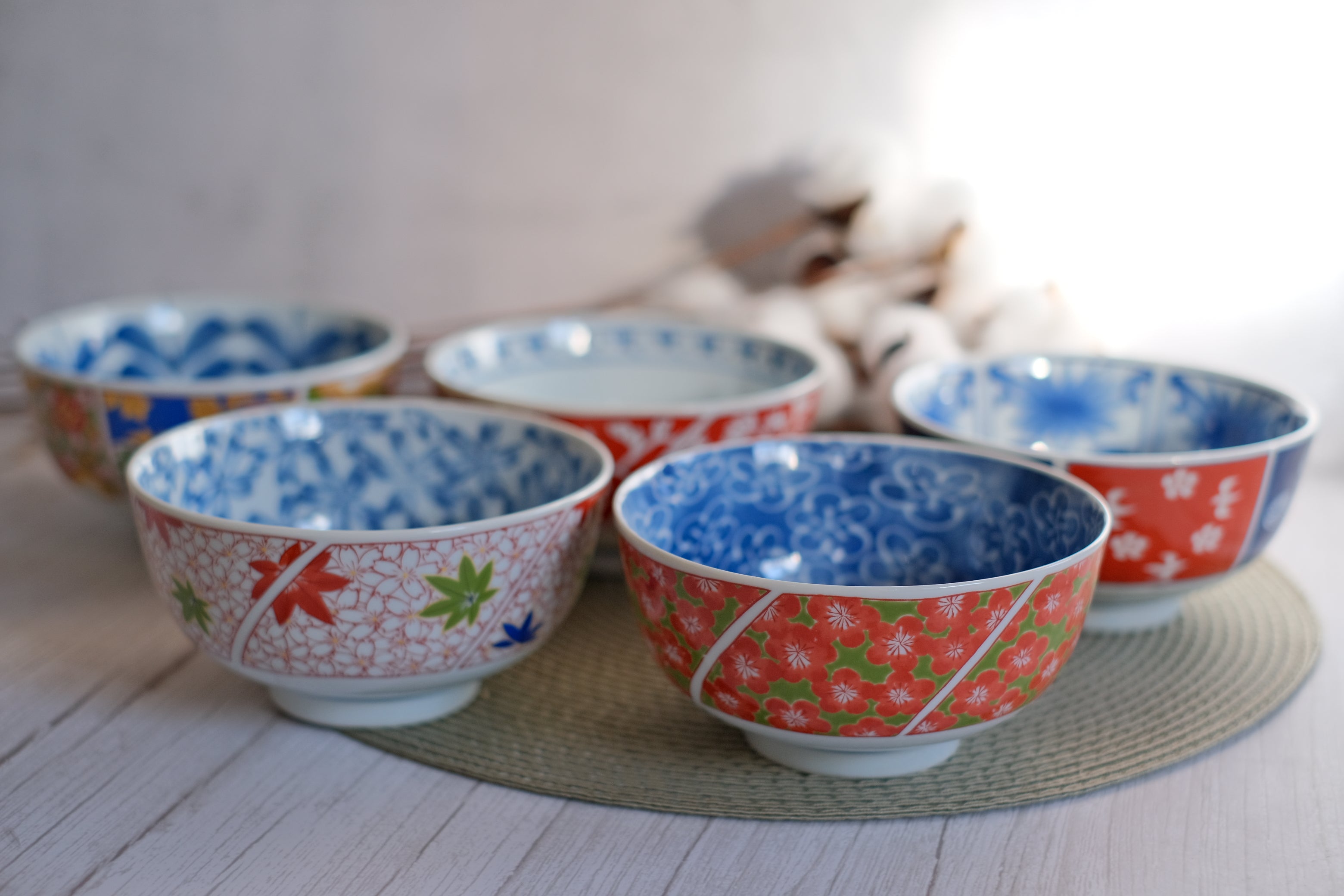 Set of 5 Arabesque Nishiki Koimari Large Donburi Bowl Set