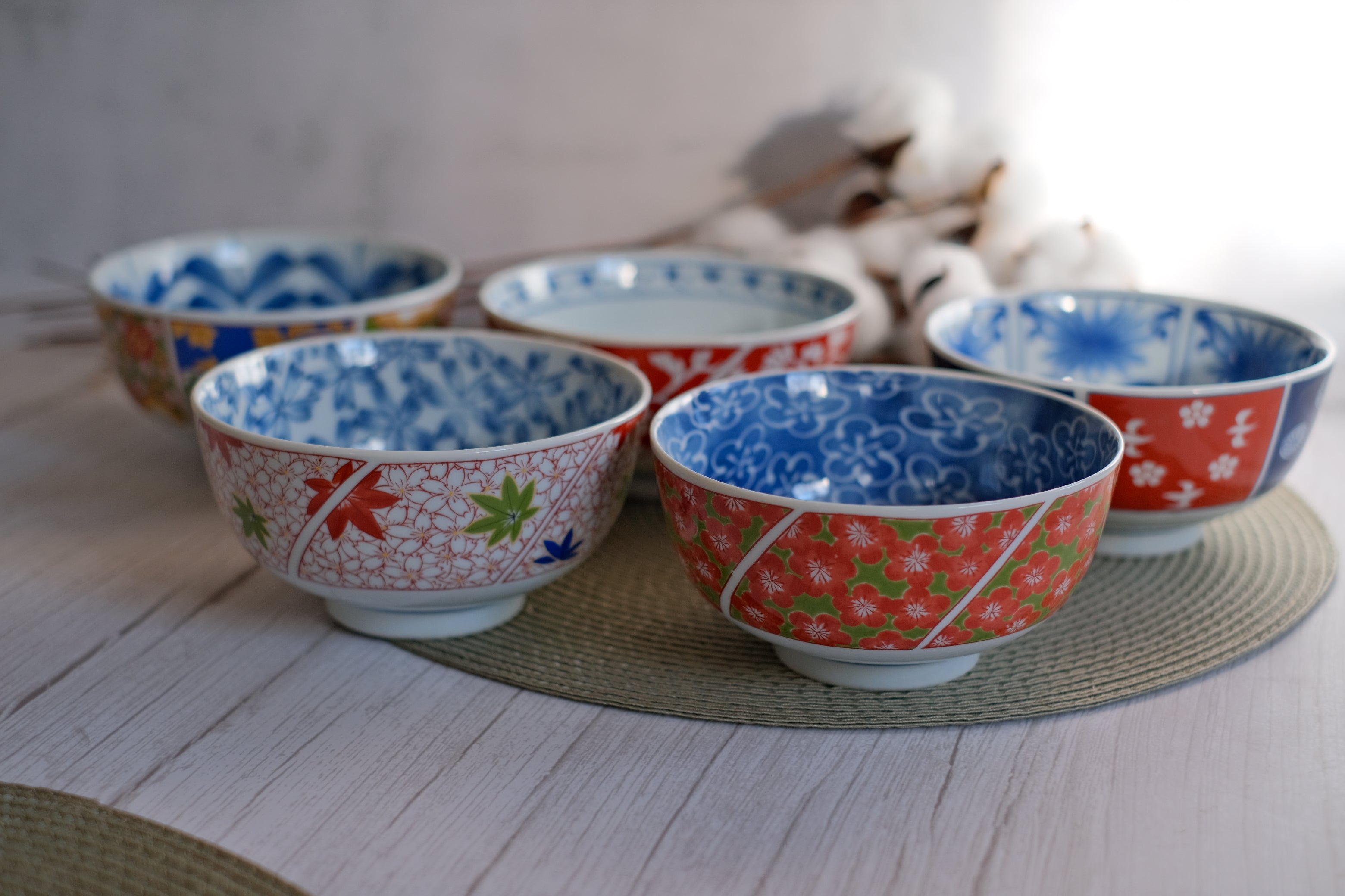 Set of 5 Arabesque Nishiki Koimari Large Donburi Bowl Set