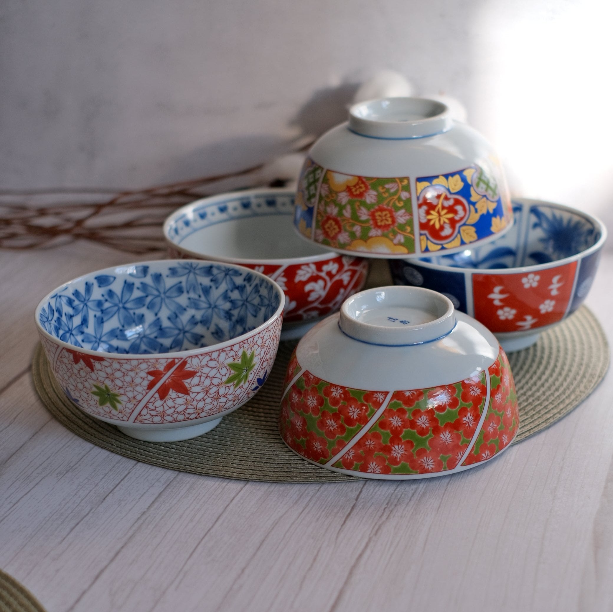 Set of 5 Arabesque Nishiki Koimari Large Donburi Bowl Set