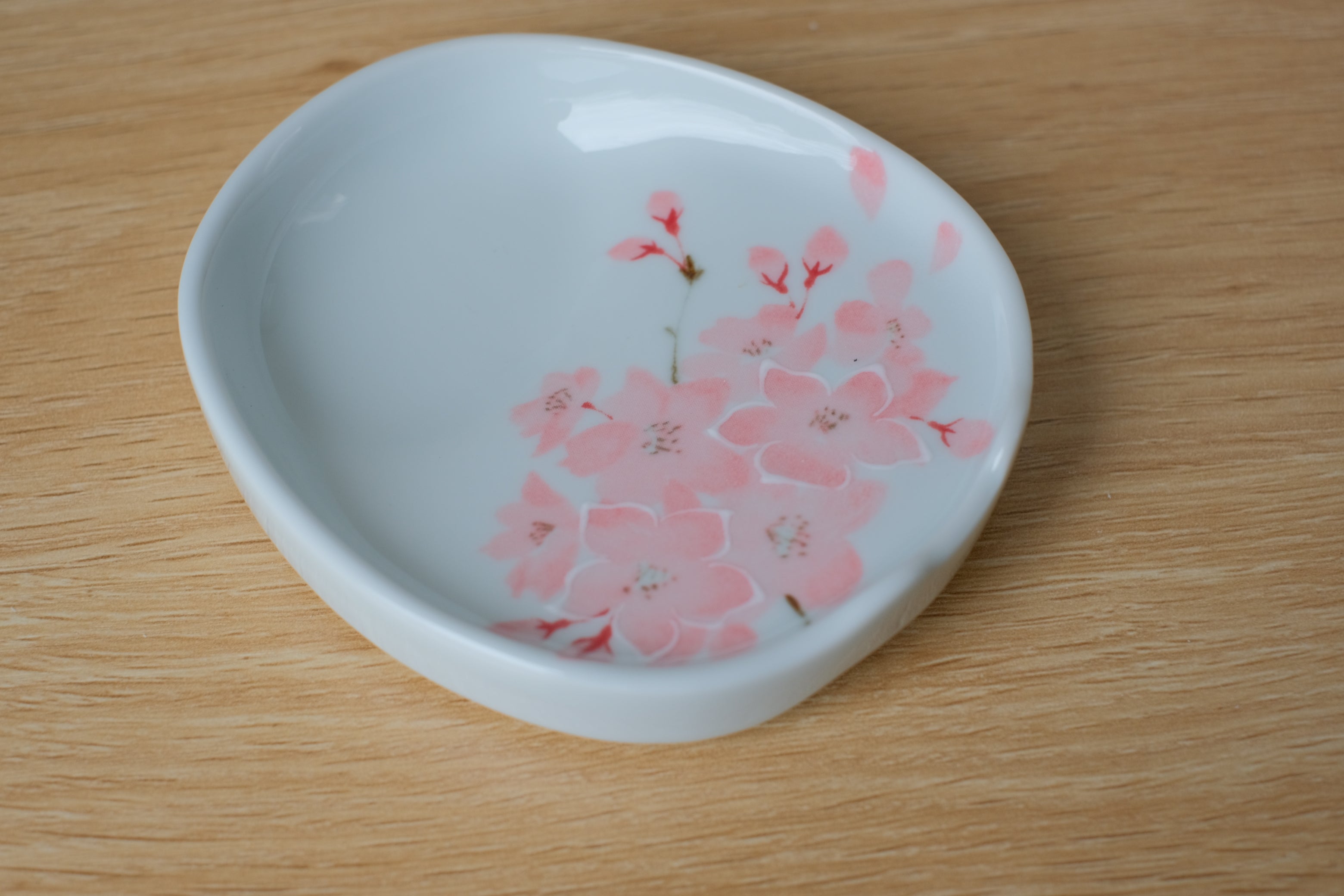 Sakura/ Violet Suzuri Inkstone Porcelain Soy Sauce Dish – Object