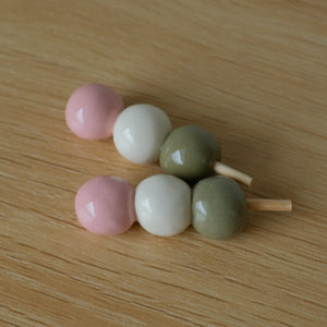 Ihoshiro Kiln Wagashi Hanami Dango Chopstick Rest
