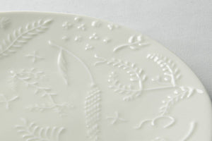 Miyama Spring 2022 - Ivory Spring Florets Embossed Minoyaki Porcelain Plate