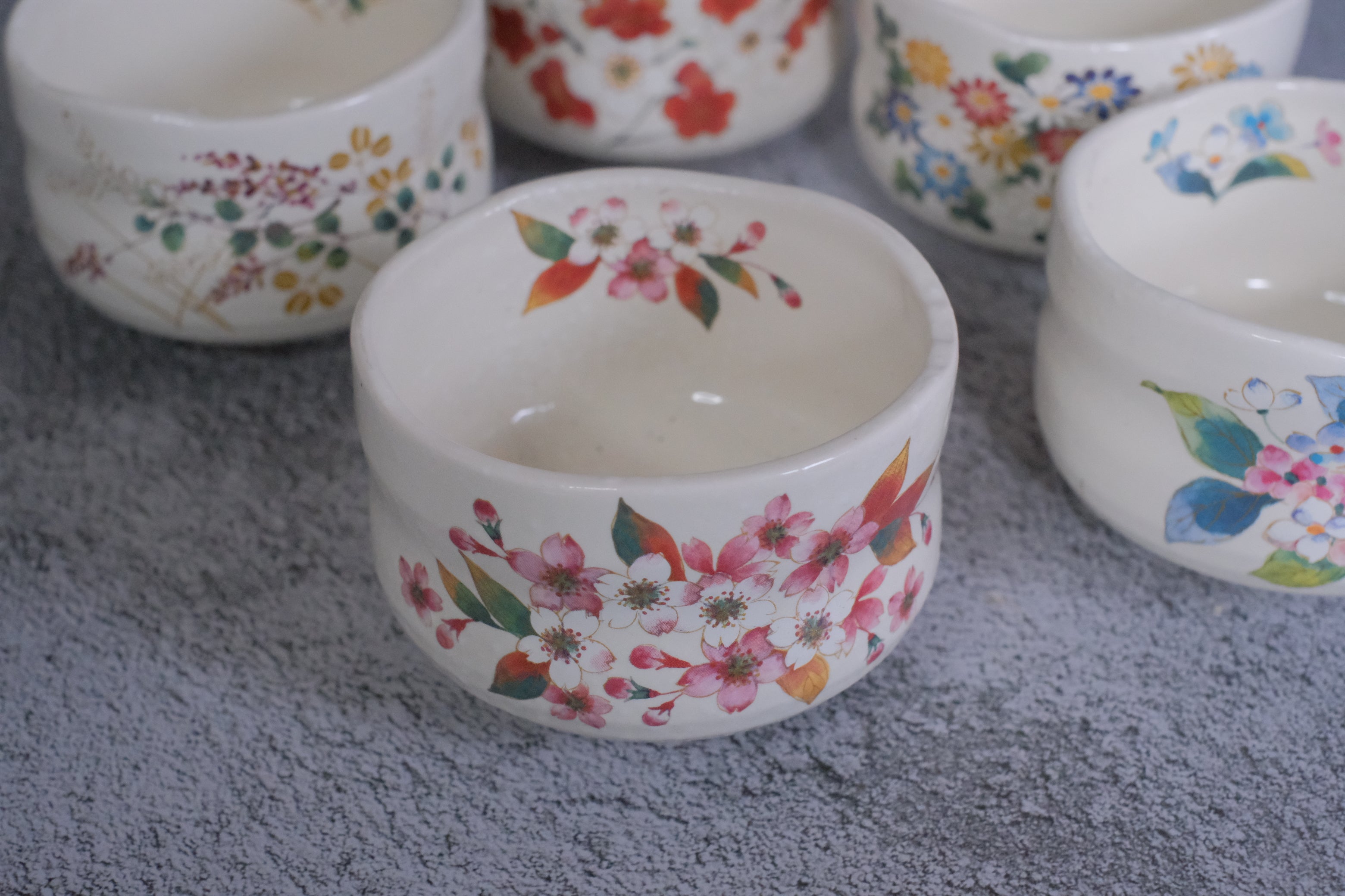 Flowers of the Seasons (Cream White) - 5 Piece Minoyaki Matcha Bowl