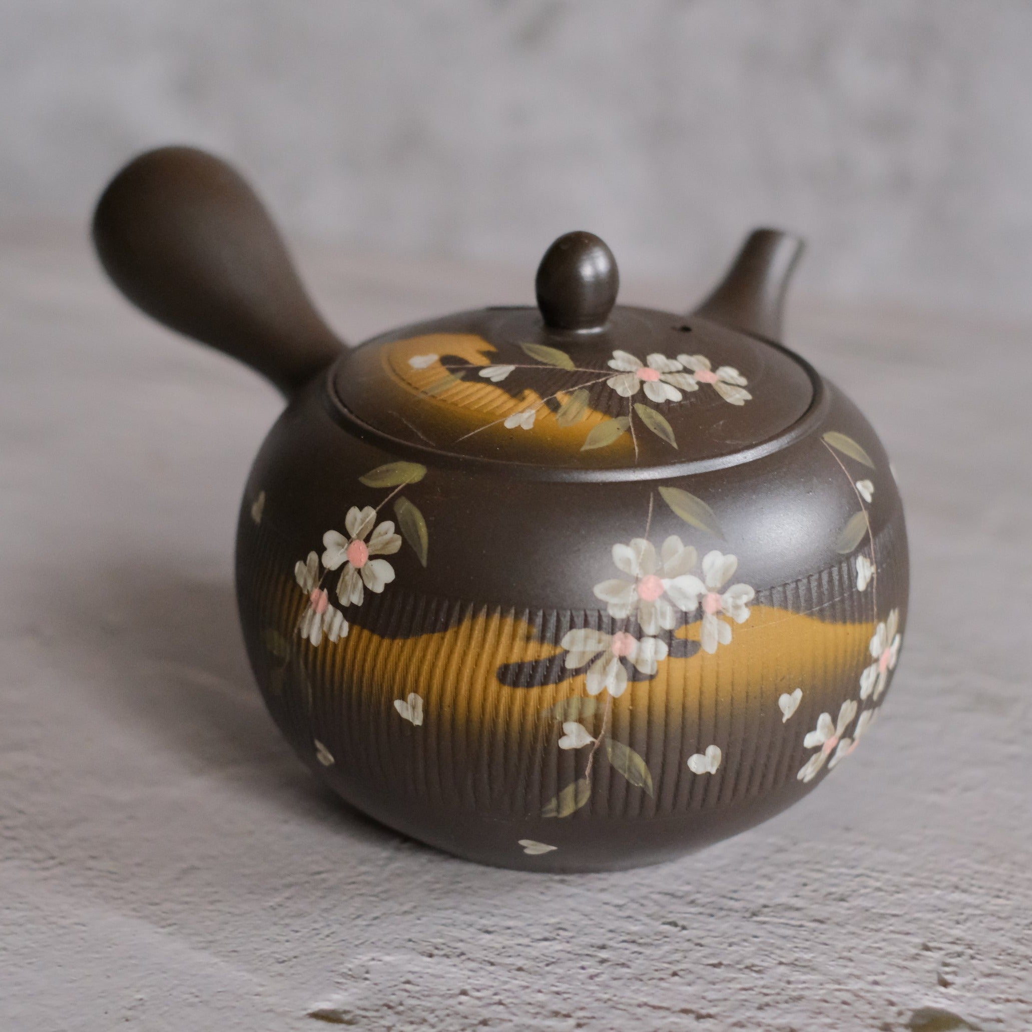 Tokoname Works Extra Large Round Hiramaru Sakura Blossom Clay Teapot