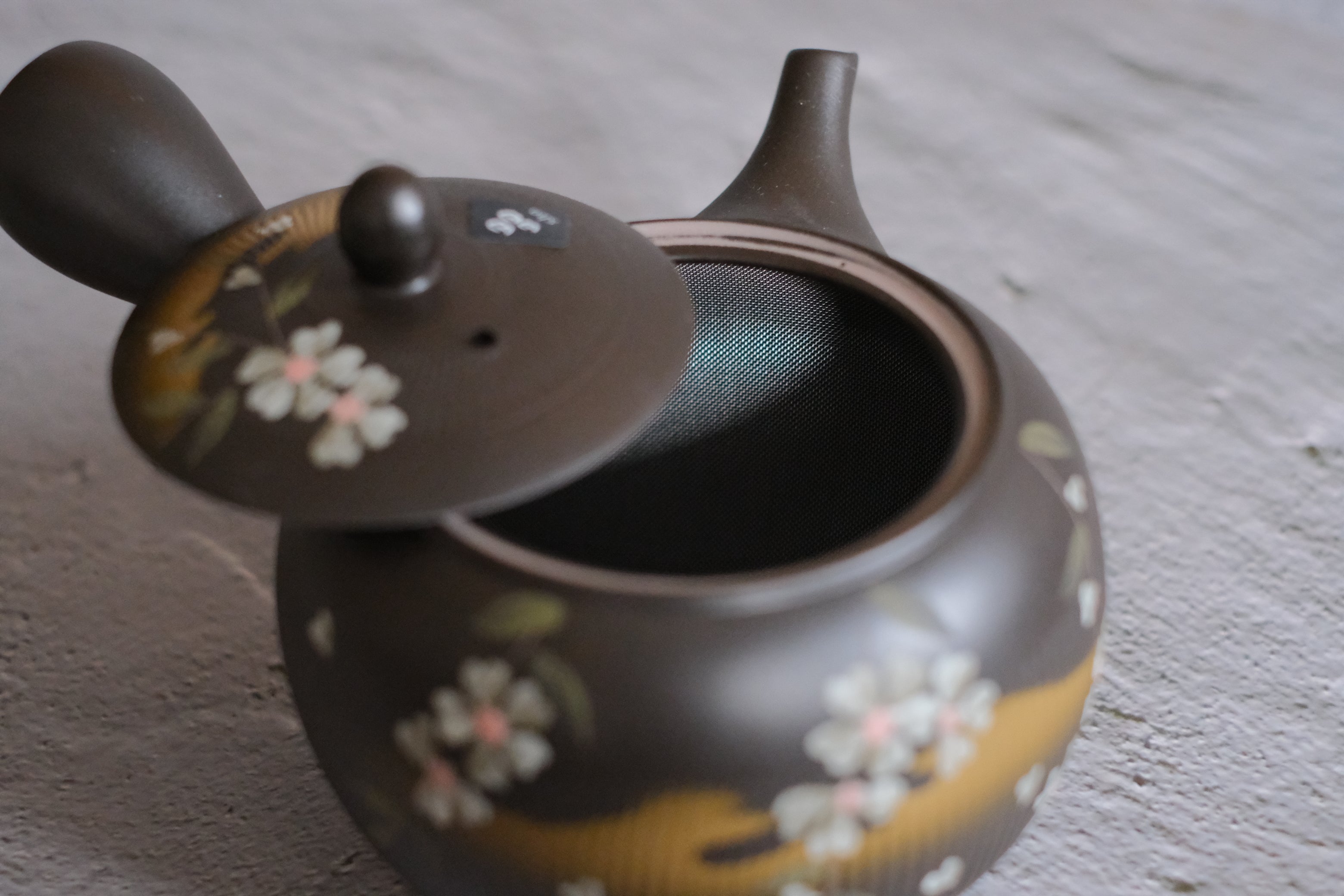 Tokoname Works Extra Large Round Hiramaru Sakura Blossom Clay Teapot