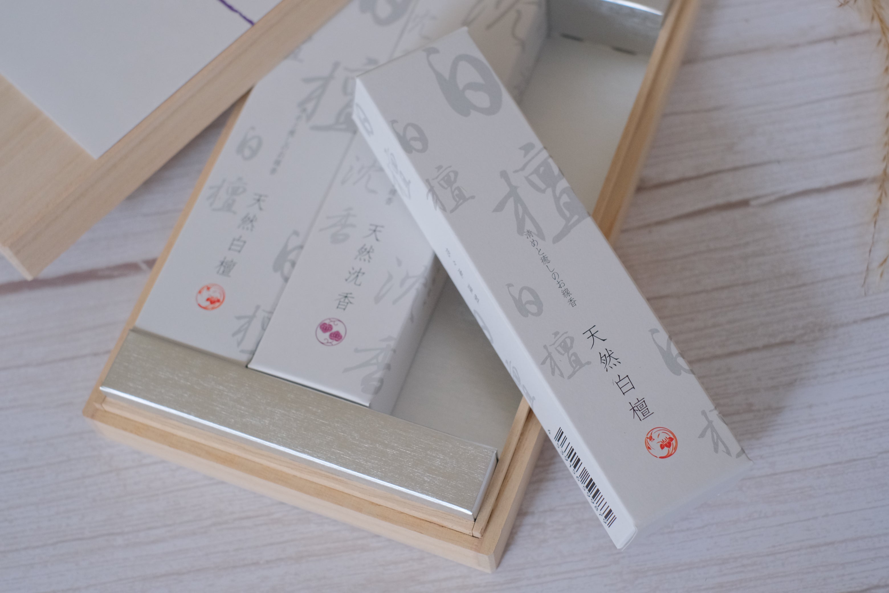 Sandalwood & Agarwood Quartz Crystal Infused Japanese Incense Sticks Gift Set