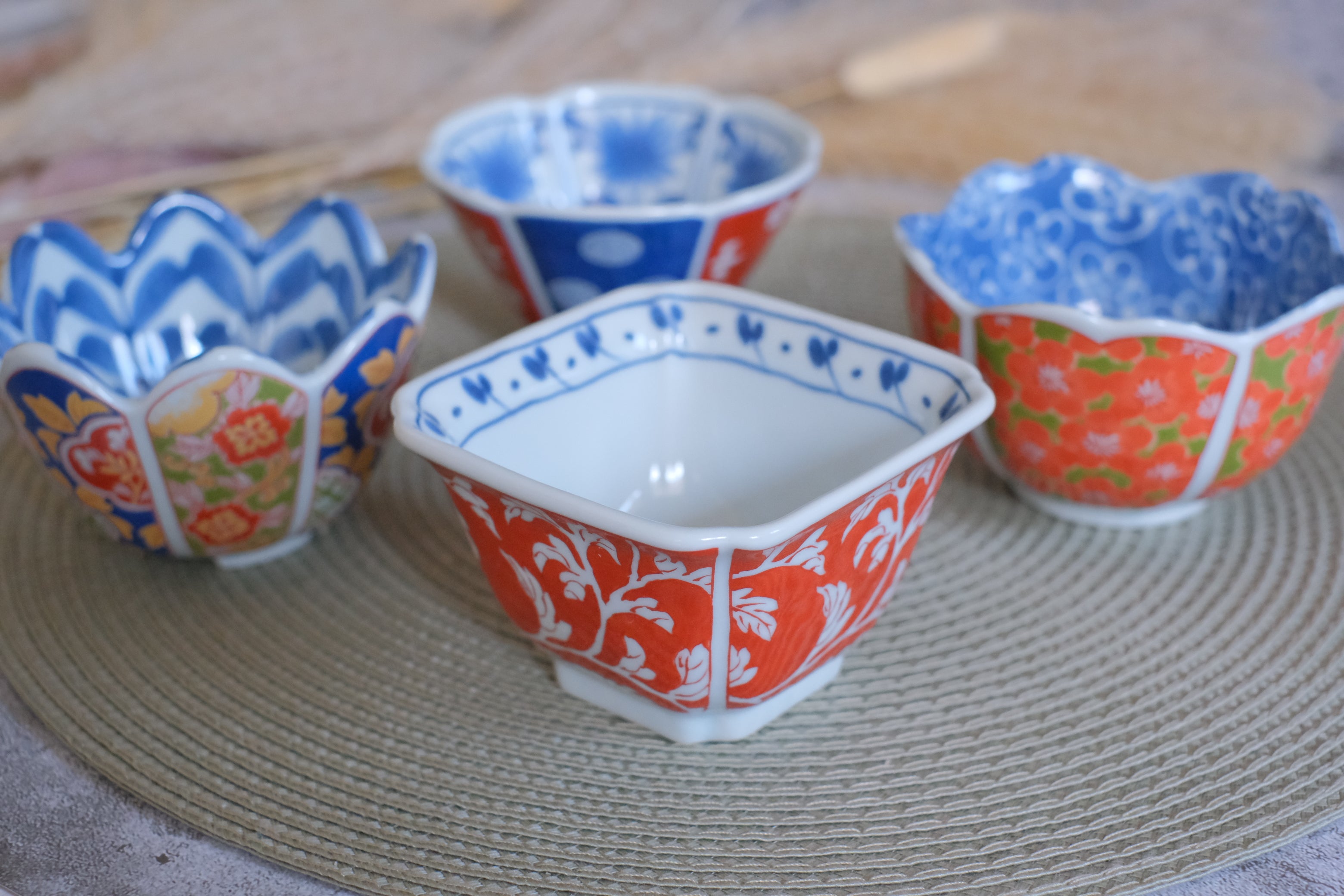 Arabesque Nishiki Koimari Appetizer Dish Set