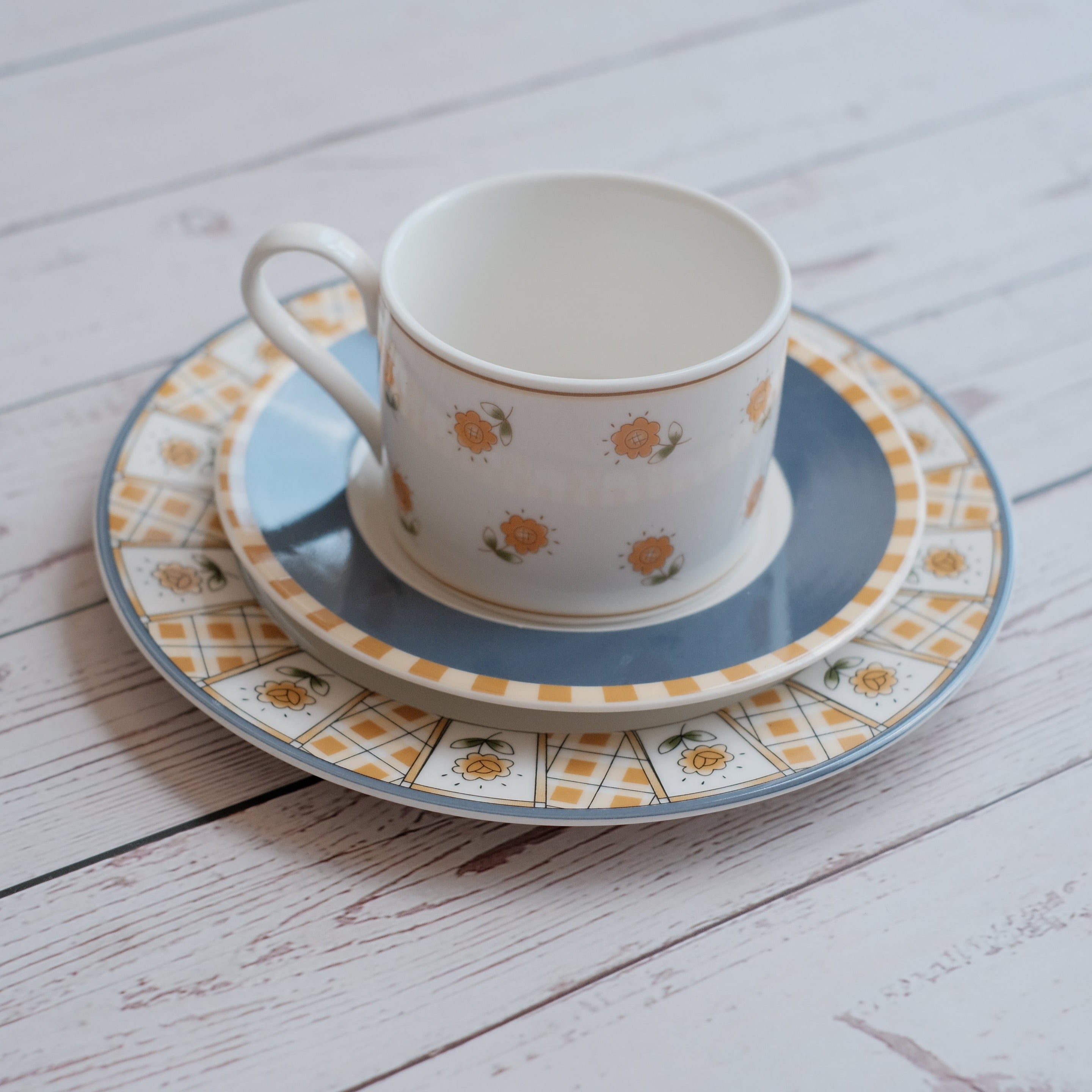 Romance in Cluny - Vintage Sunflower Tableware Series
