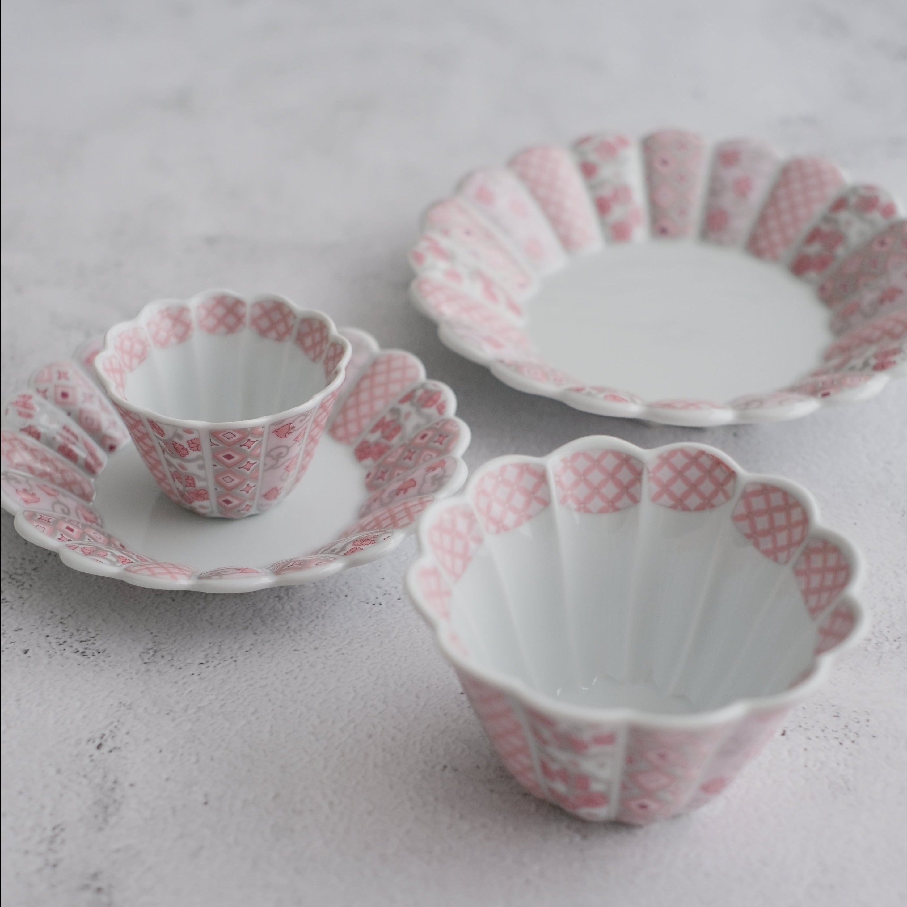 Rinkurou Kiln Hasami Porcelain Hana Rikyu Pink Koimari Tableware