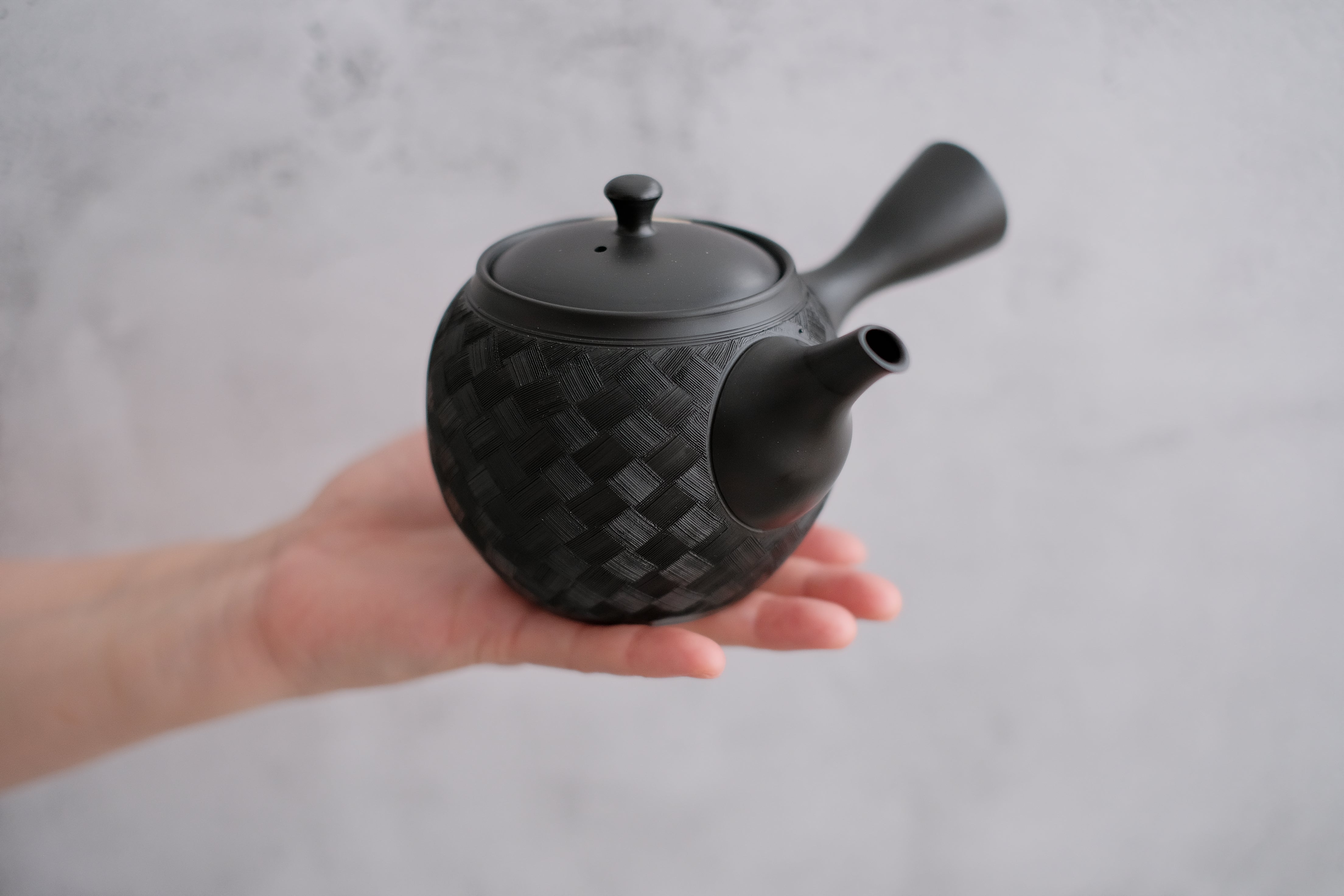 Tokoname Kofu All Black Weave Teapot