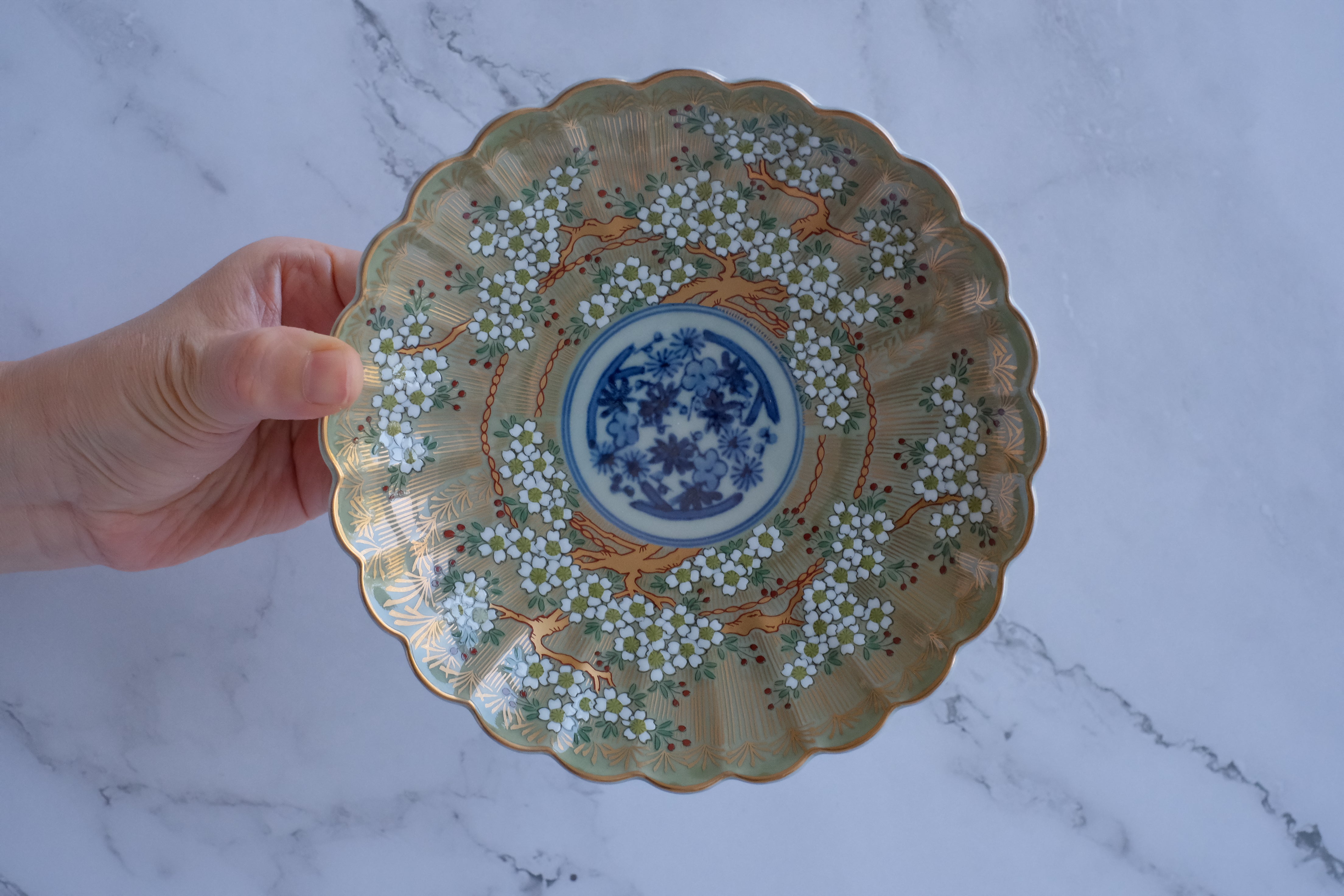Rinkurou Kiln Hasami Porcelain Gold Sakura Plate