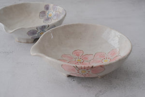 Kohiki Flower Minoyaki Three Legged Lipped Serving Dish & Saucer