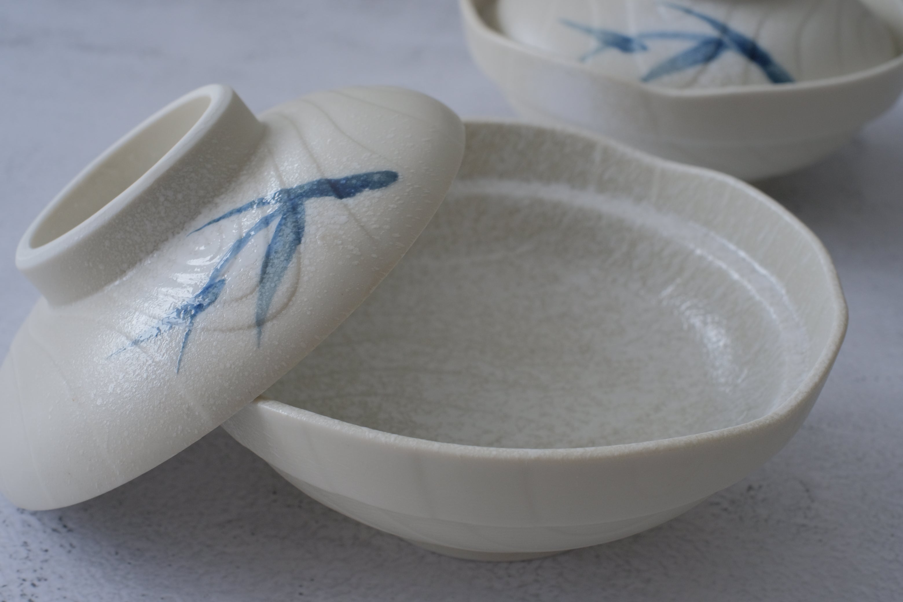Snowbird Stoneware 2-Way Serving Bowl with Lid