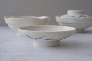 Snowbird Stoneware 2-Way Serving Bowl with Lid