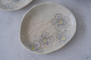 Kohiki Flower Minoyaki Three Legged Lipped Serving Dish & Saucer