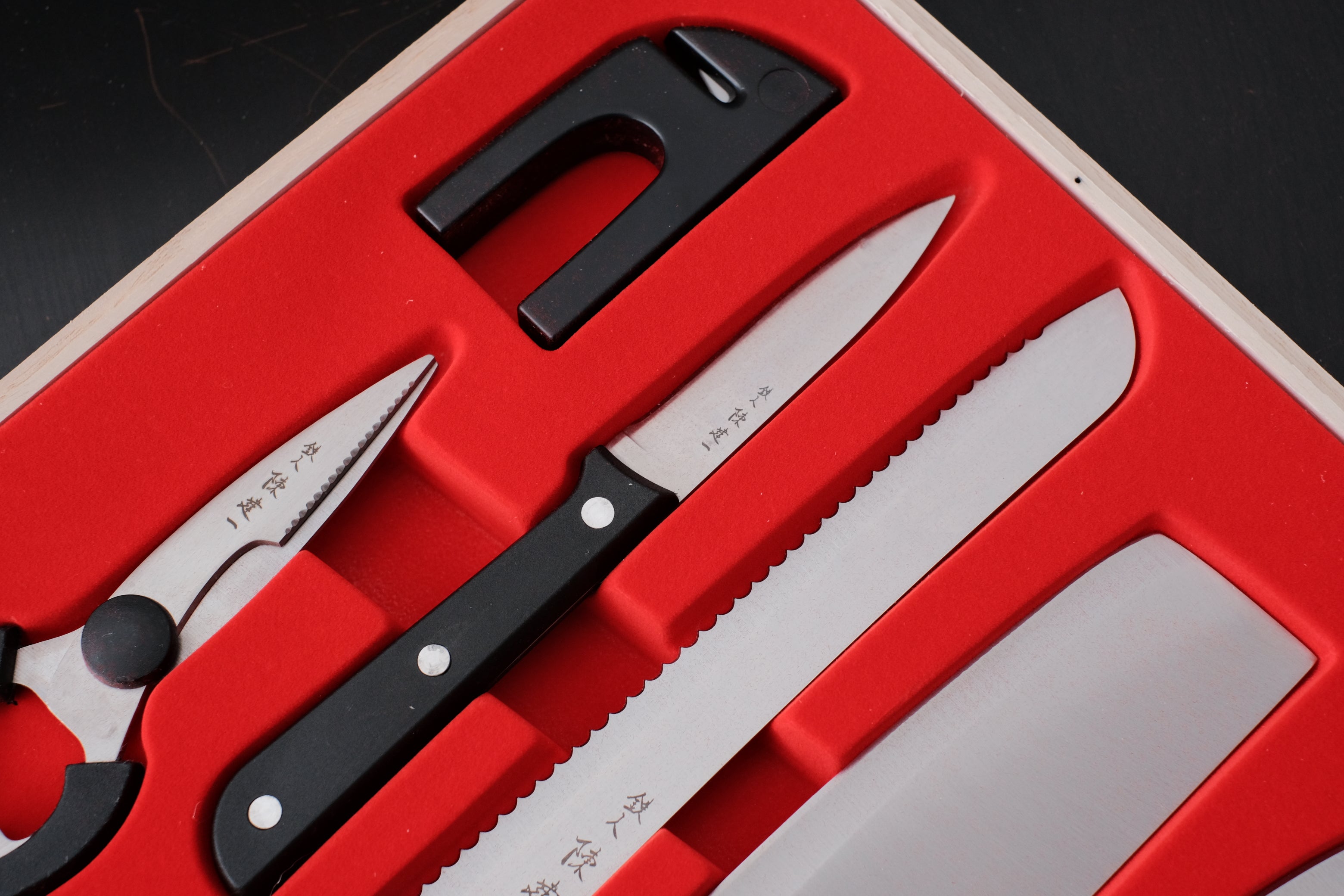 Kenichi x Tamahashi 7 Piece Cuisine Knife Set with Knife Sharpener