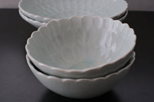 Dahlia Ice Crackle Minoyaki Serving Bowls