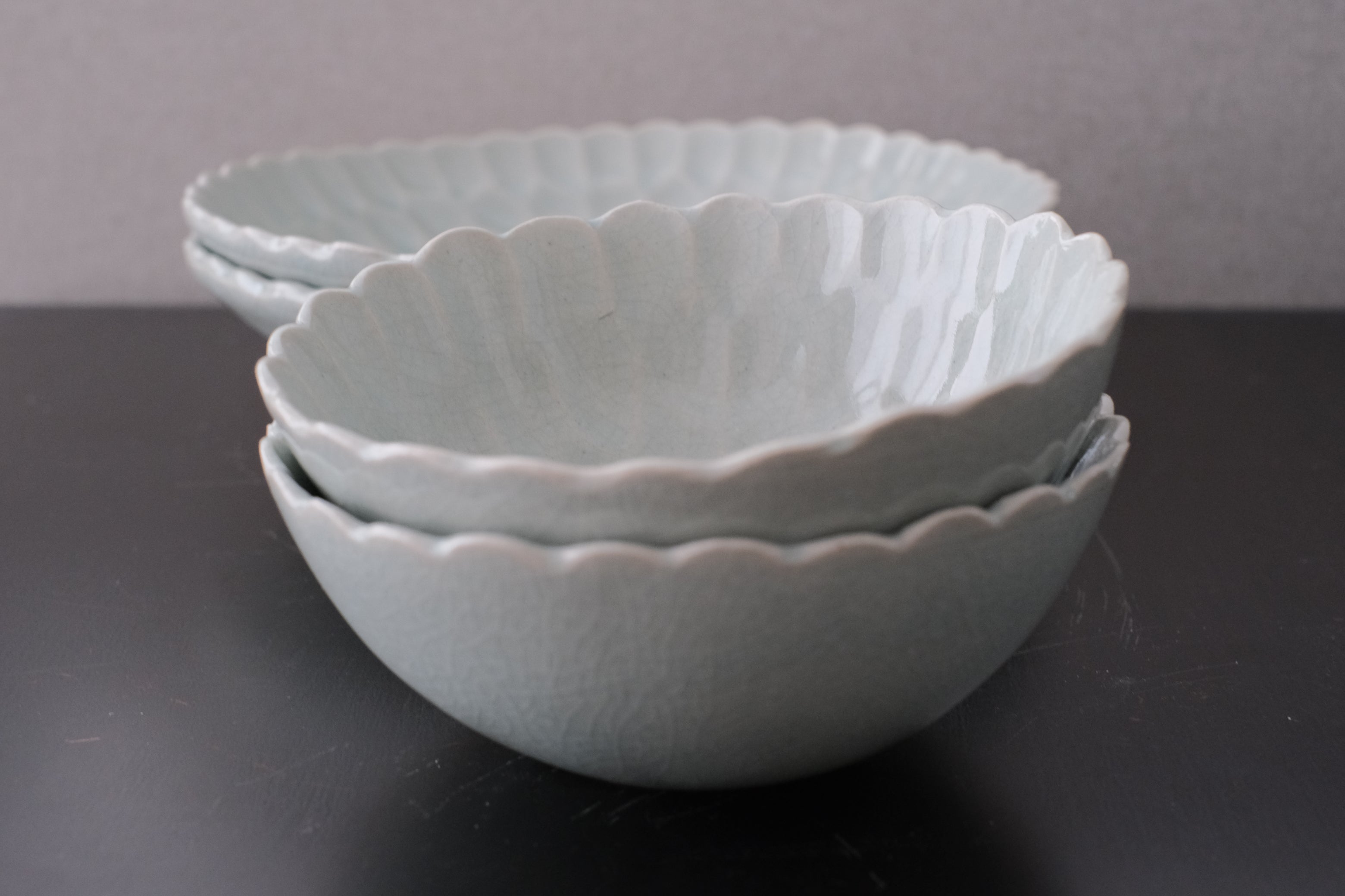 Dahlia Ice Crackle Minoyaki Serving Bowls