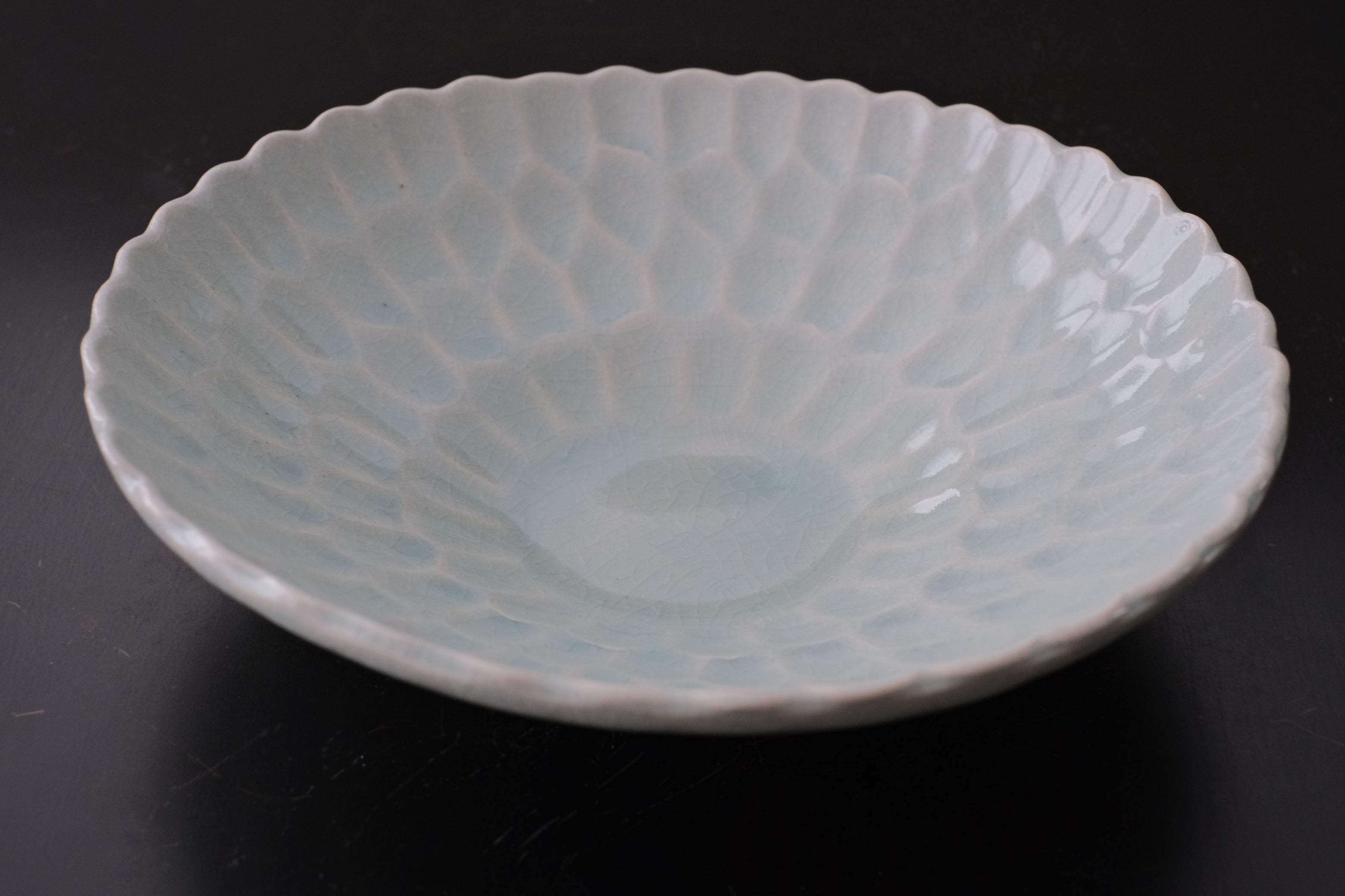 Dahlia Ice Crackle Minoyaki Serving Bowls