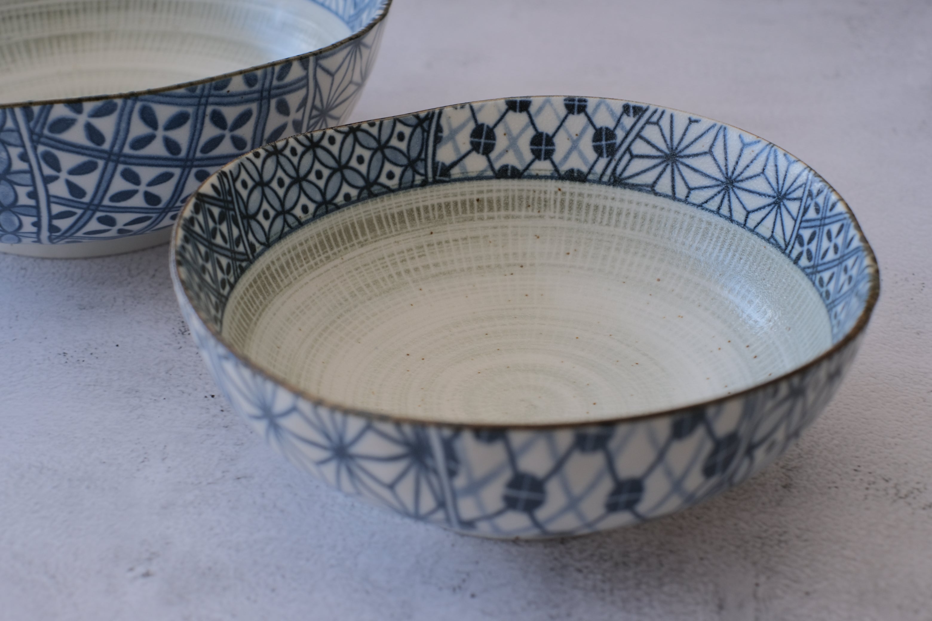 Minoyaki Curved Geometric Print Serving Bowl Set