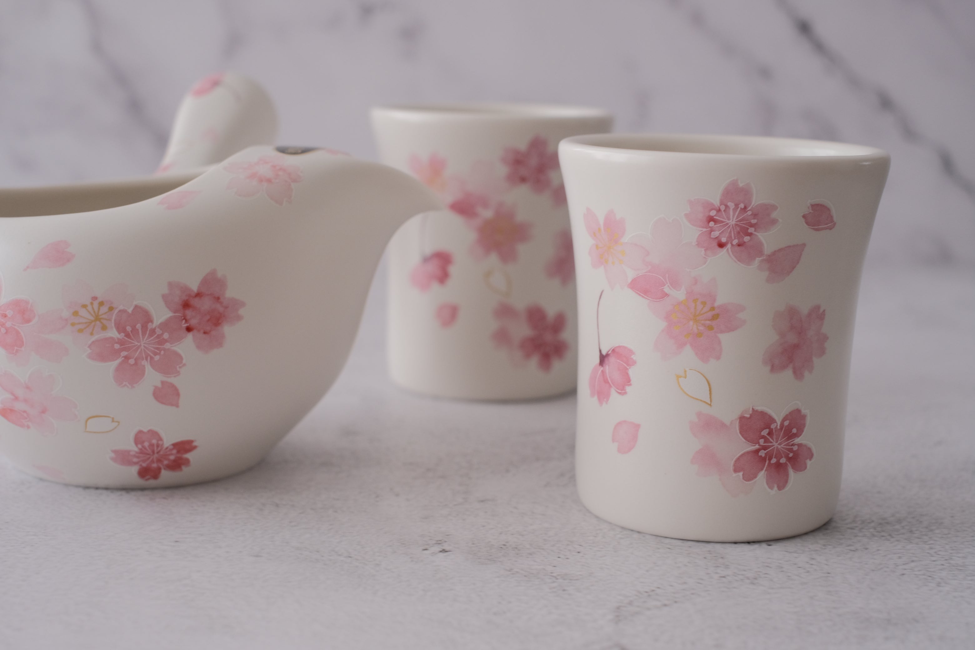 Tokoname Works Akira Light White Sakura Teapot & Teacups Set