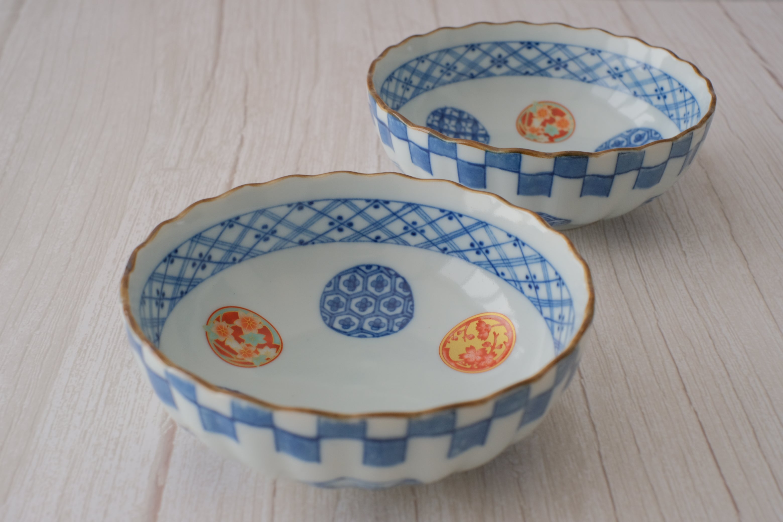Kozangama Minoyaki Scalloped Edge Marumon Plate & Bowl