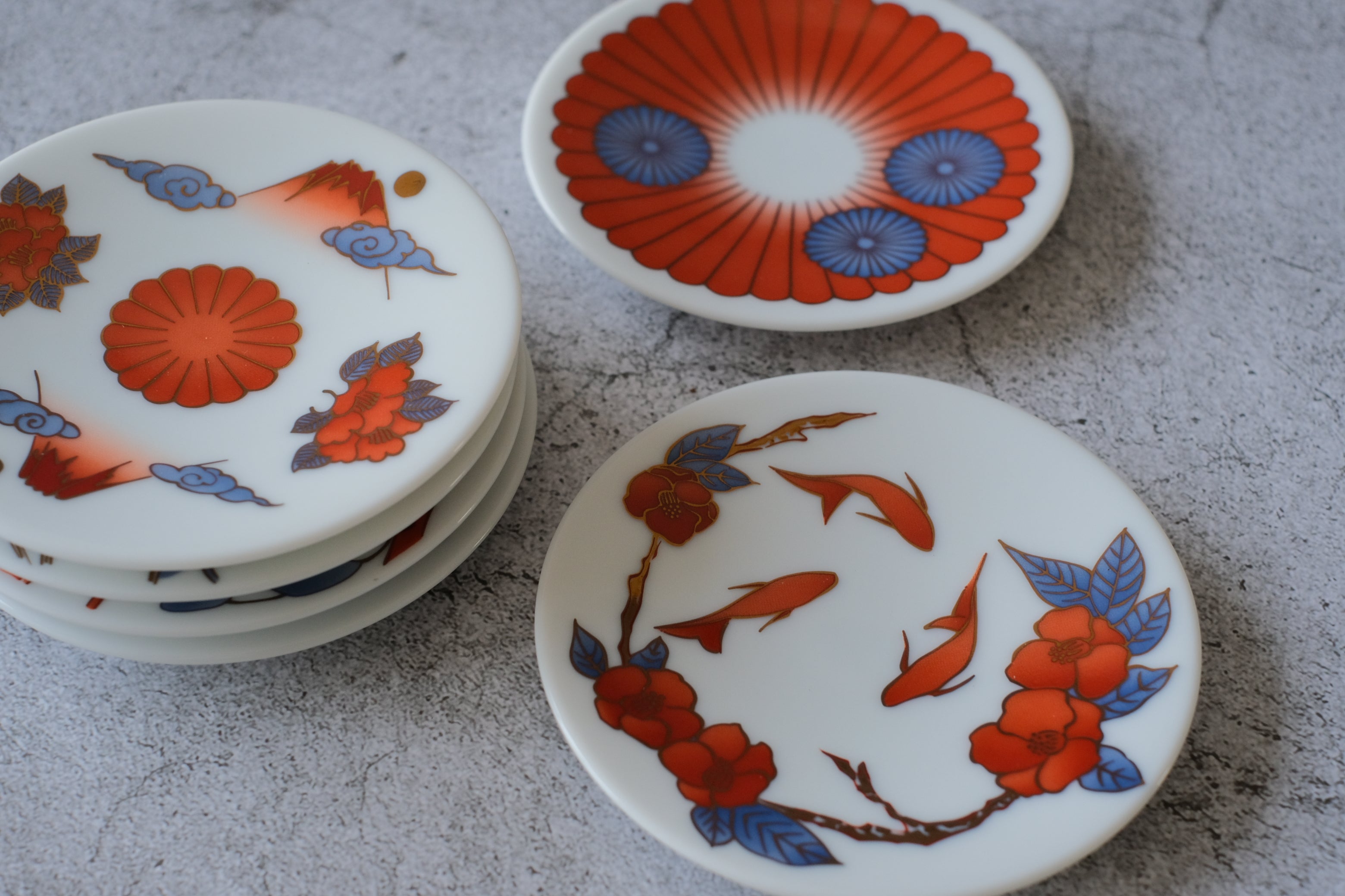 6 Piece Rinkin Minoyaki Blue & Red Petite Plate Set