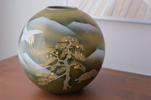 Kutaniyaki Golden Fern & Crane Round Vase