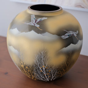 Kutaniyaki Cloud & Crane Round Vase