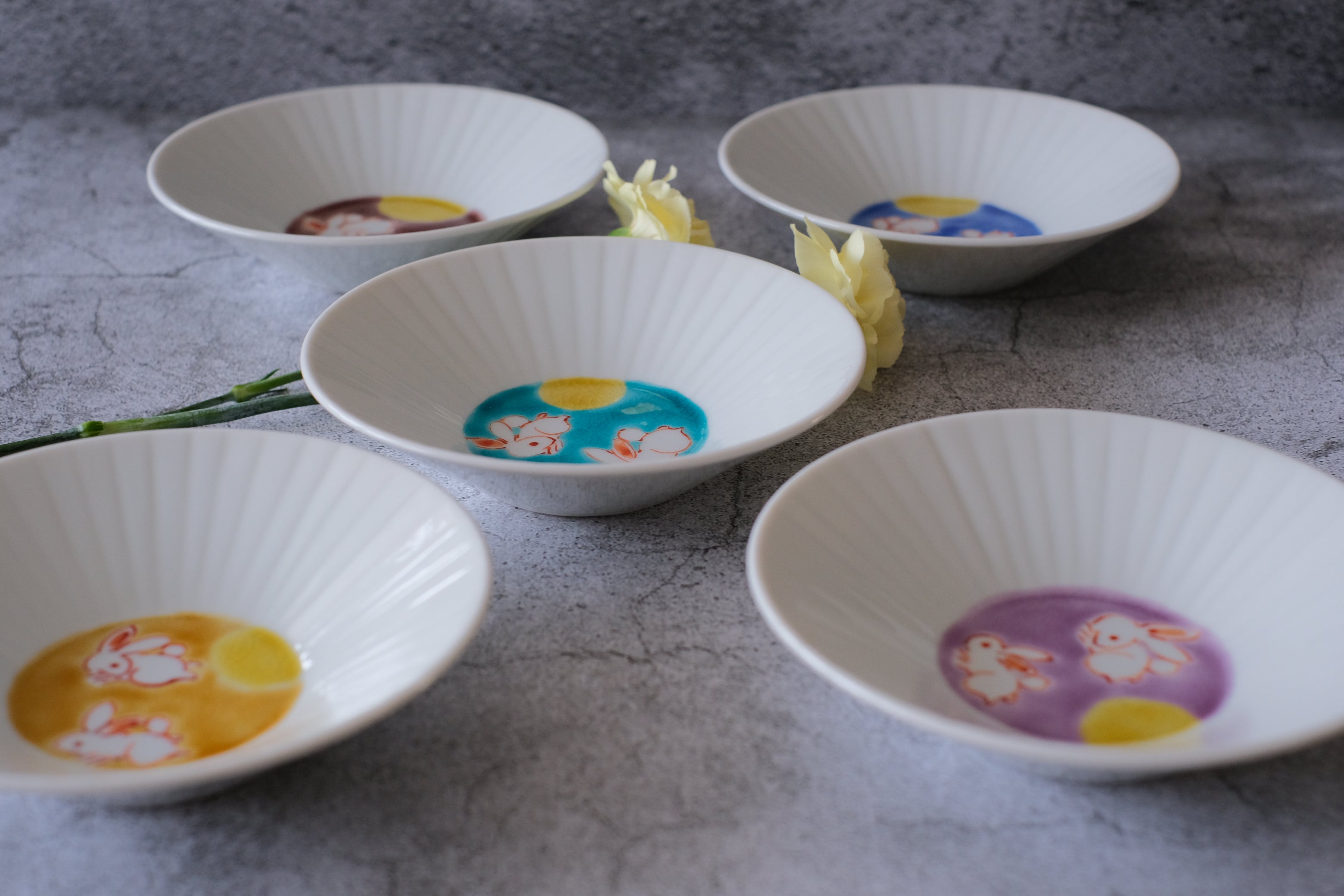 Kutaniyaki Five Colour Moon Rabbit Dish Set