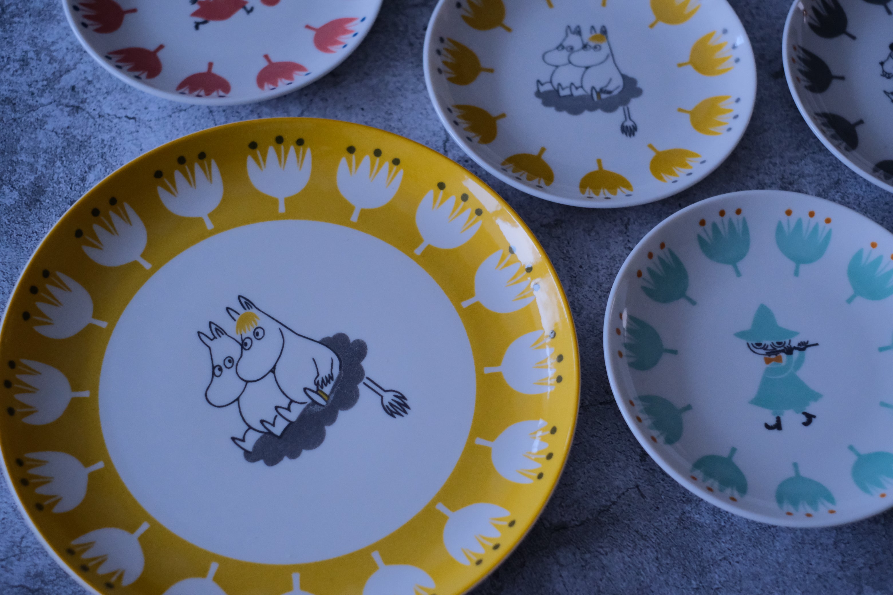PRE-ORDER Yamaka Moomin Spring 6 Piece Plate Set