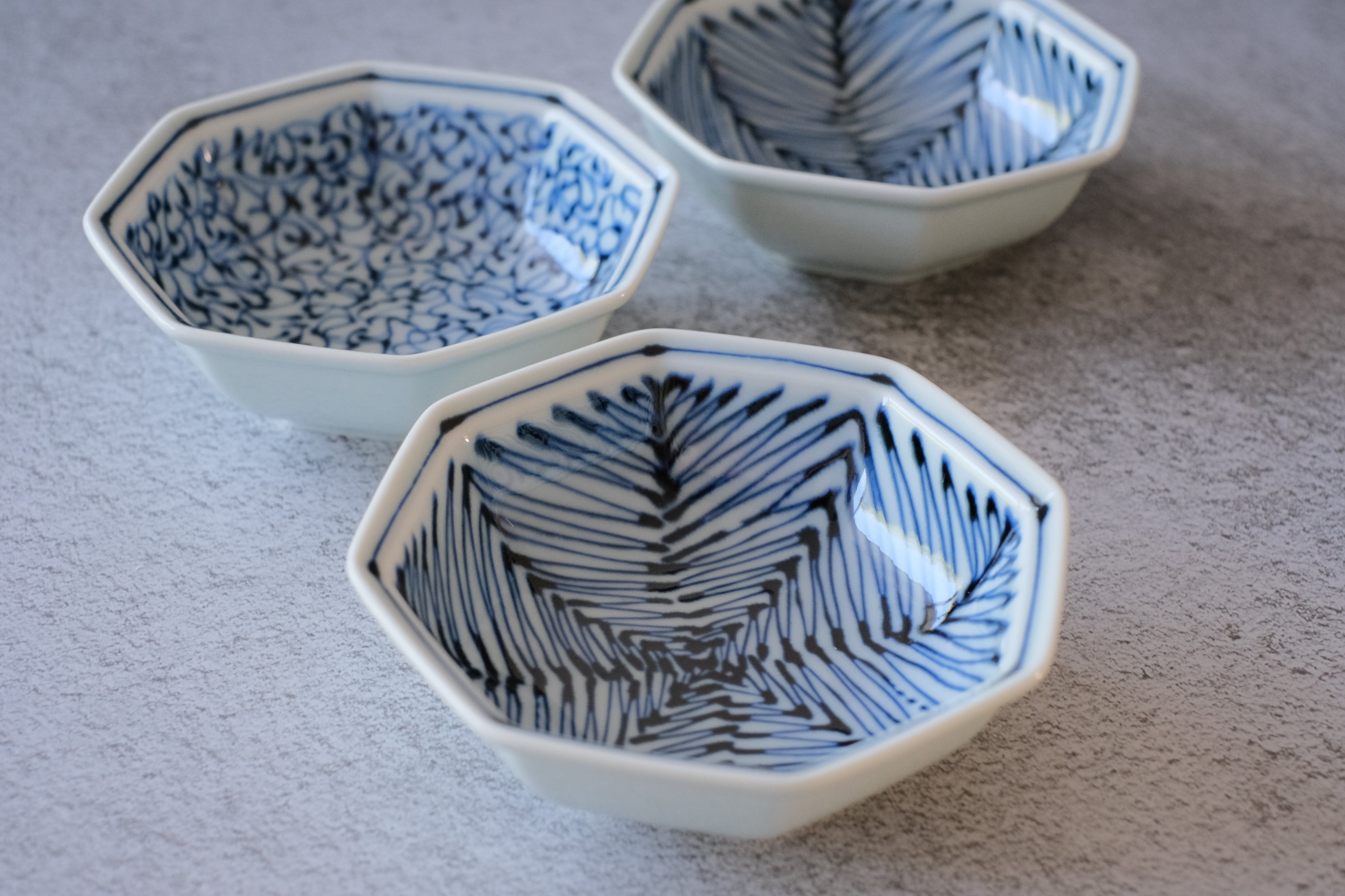 Hakusan Toki Hasami Porcelain Jimon Octagon Bowl