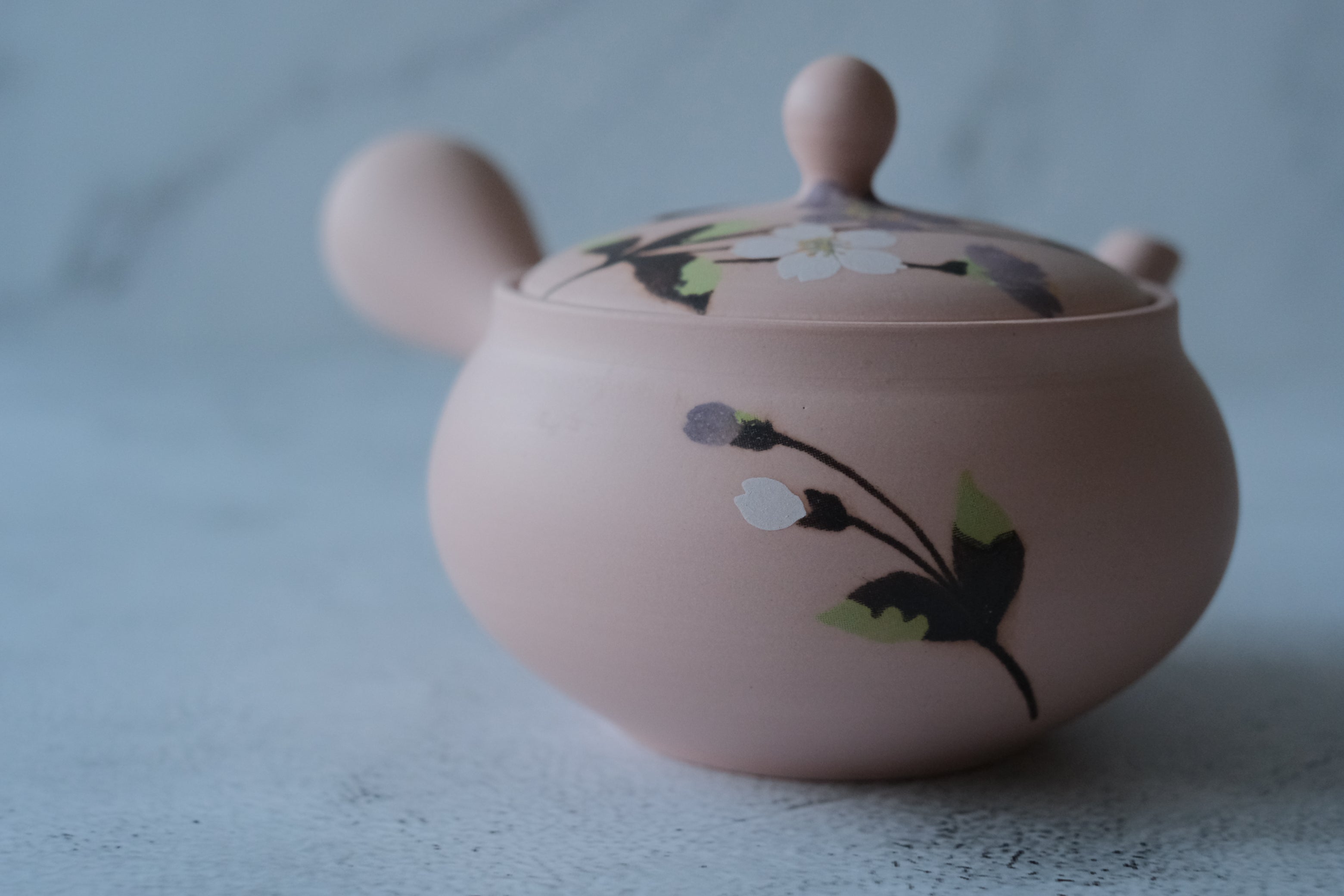 Tokoname Works Akira Light Pink Plum Blossom Teapot
