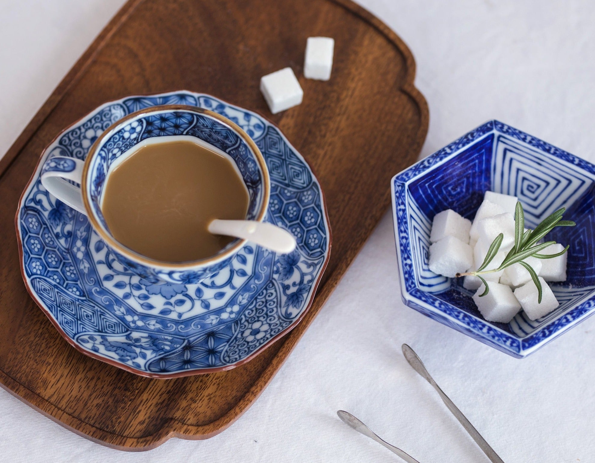 Minoyaki Nejiri Shouzui Indigo Arabesque Coffee Cup & Saucer