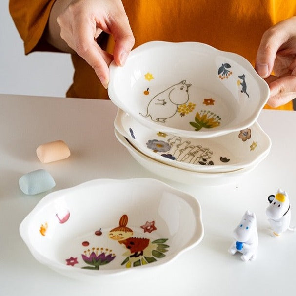 PRE-ORDER Moomin Oval Flower Scalloped Edge Medium Bowl Set