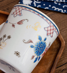 Adorable tasse en forme de chat de style japonais et de teinte blanche Adorable tasse en forme de chat de style japonais et de teinte blanche