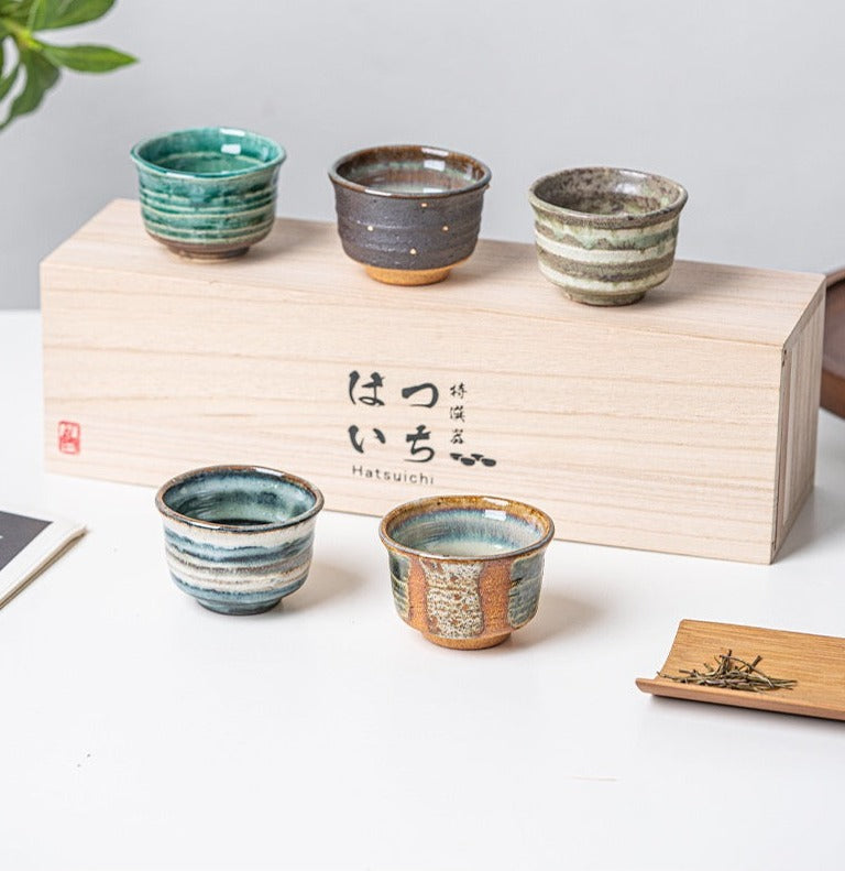 Minoyaki Kodawari Guinomi Striped 5 Piece Teacup/ Sake Shot Glass Set in Wooden Box